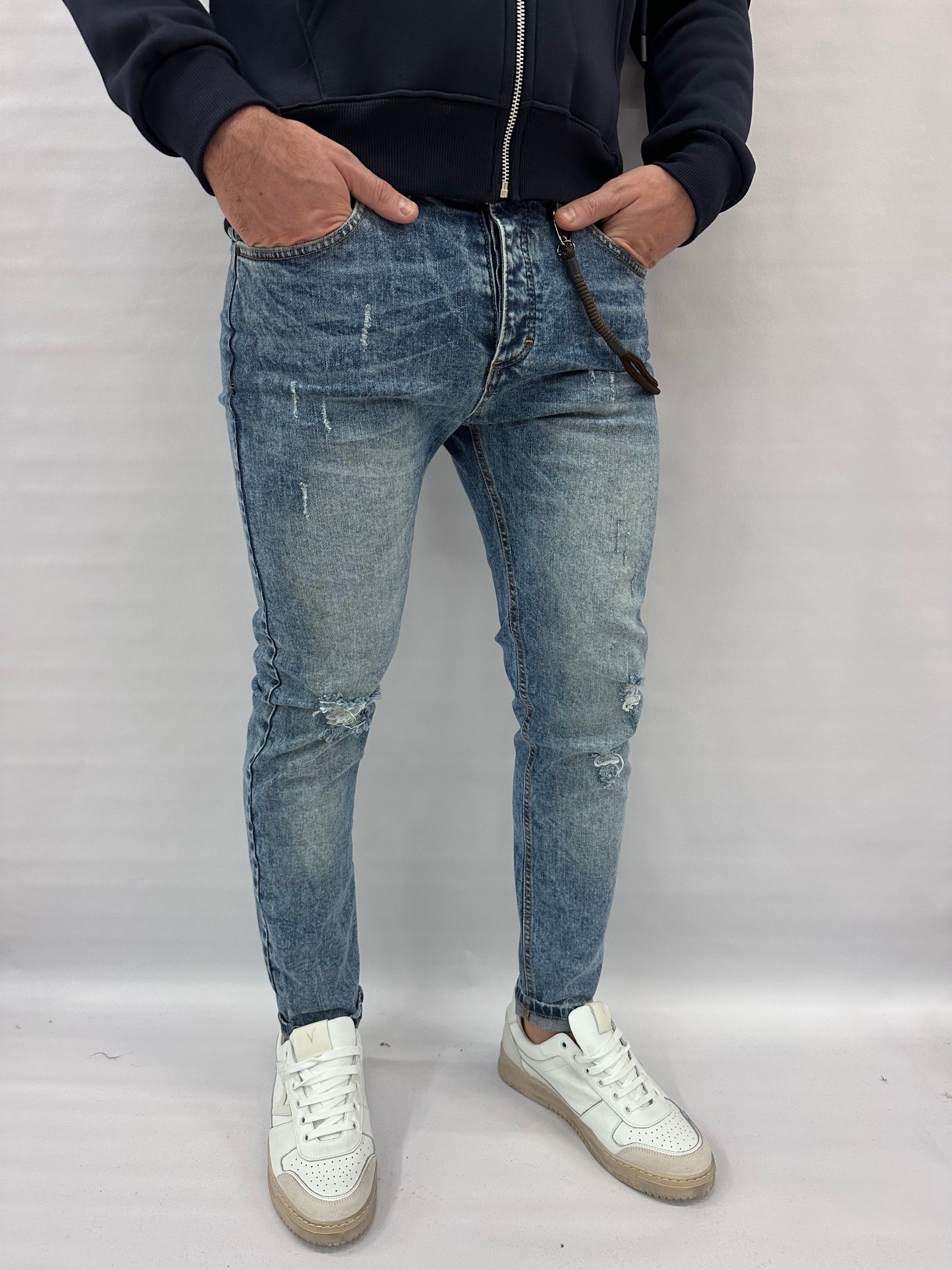 Jeans XAGON MAN slim, con strappi sulle ginocchia - COD: UMR252