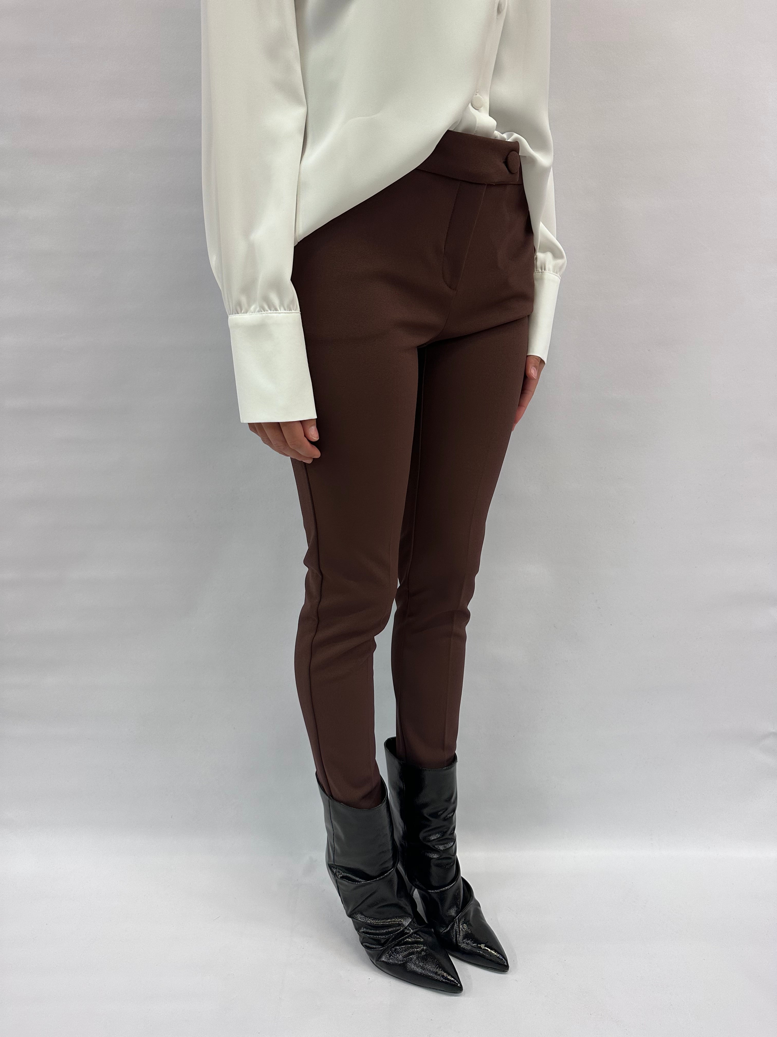 Pantalone RINASCIMENTO in crêpe slim fit disponibile anche con due giacche in coordinato COD: CFC0124919003