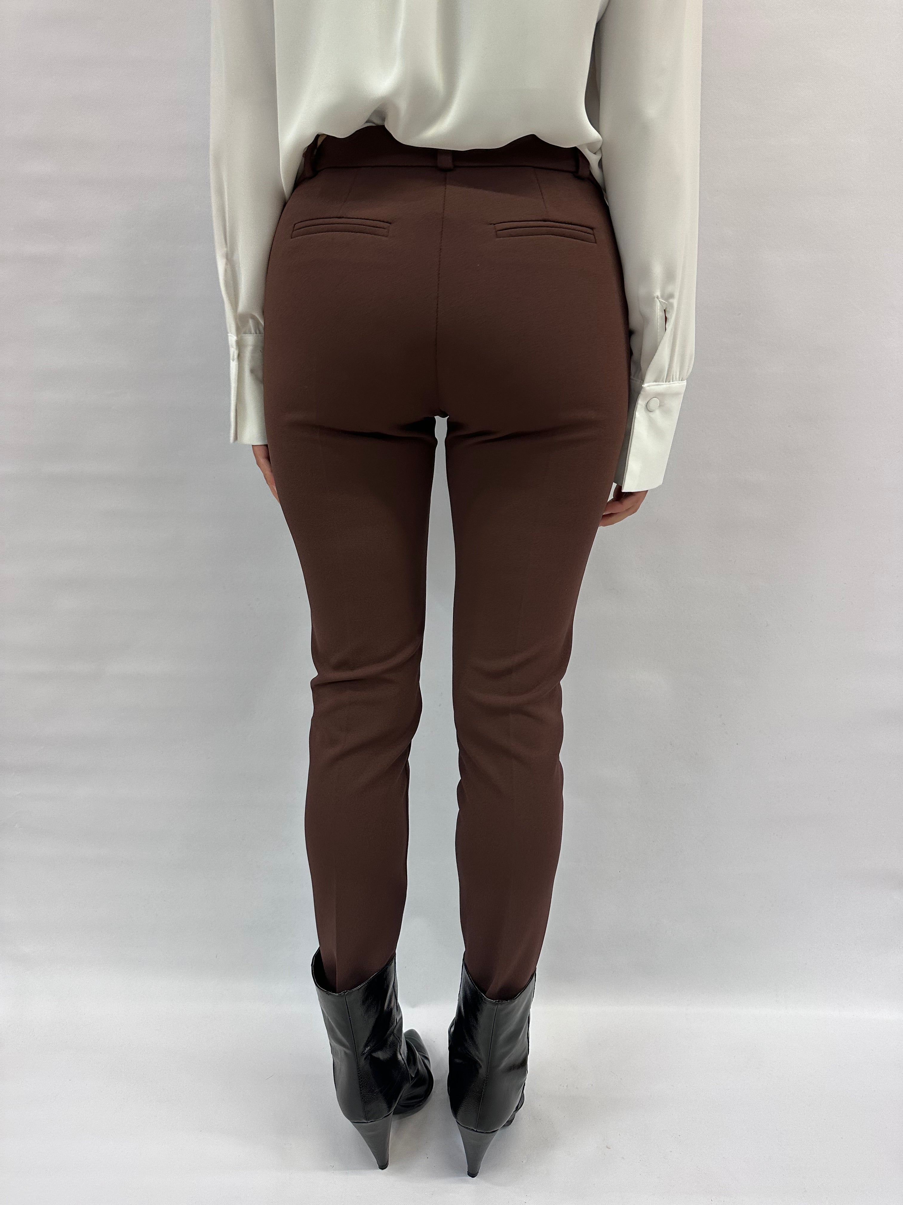 Pantalone RINASCIMENTO in crêpe slim fit disponibile anche con due giacche in coordinato COD: CFC0124919003