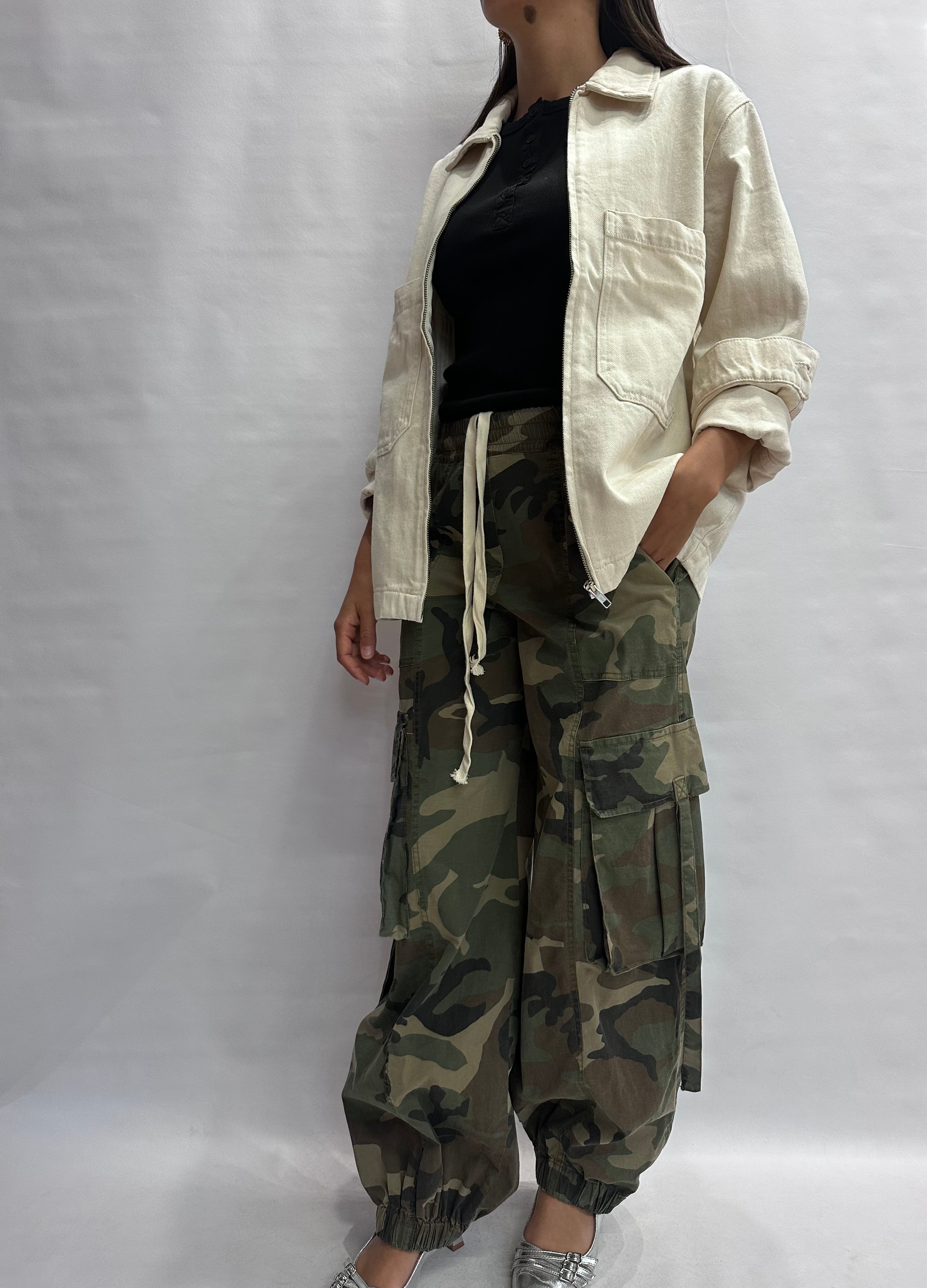 Pantalone TENSIONE IN modello "Balloon" cargo gamba ampia e fondo con elastico - COD: S26P510