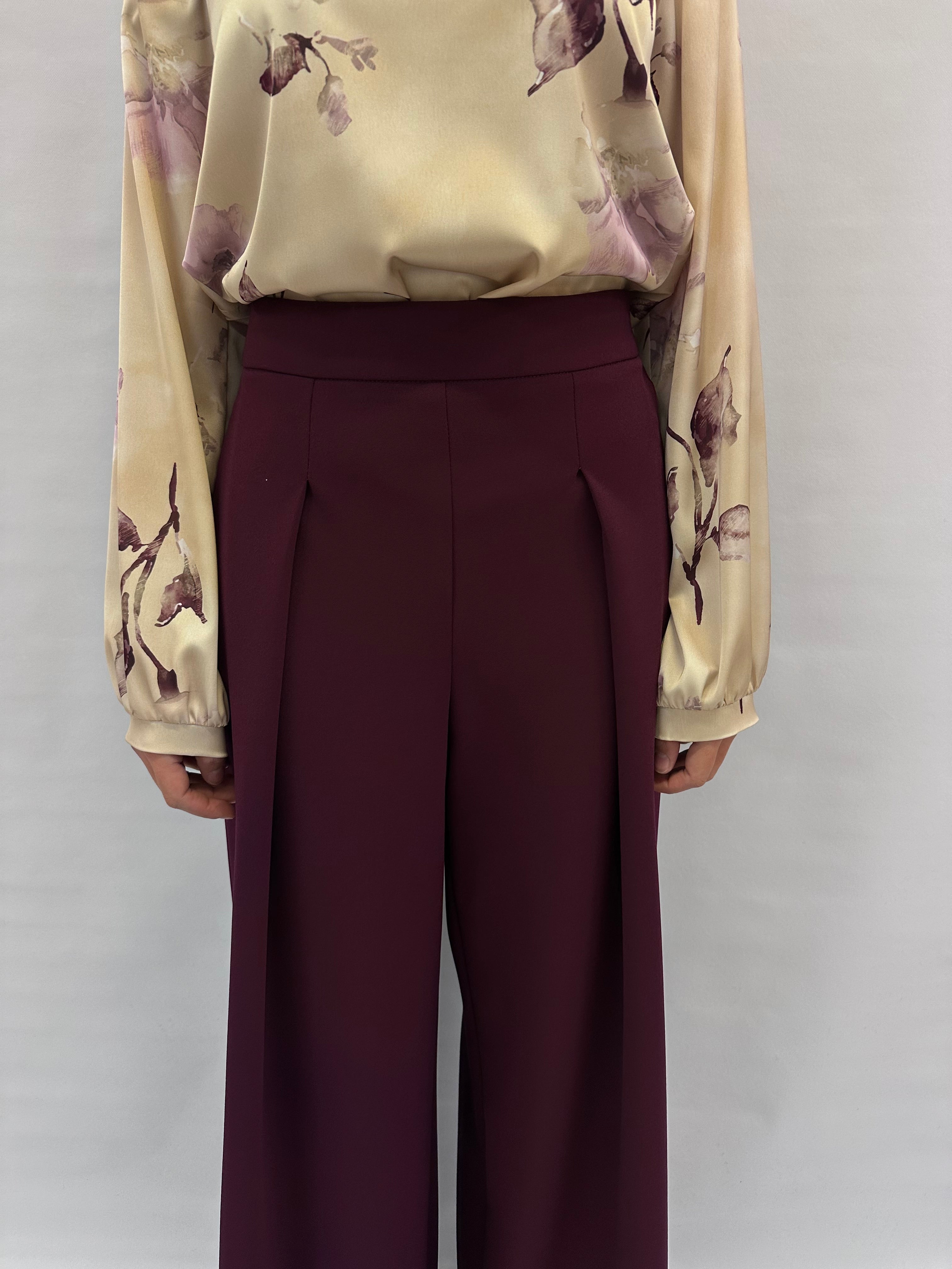 Pantalone RINASCIMENTO in crêpe a palazzo con ampie pences disponibile anche con due giacche in coordinato COD: CFC0125301003