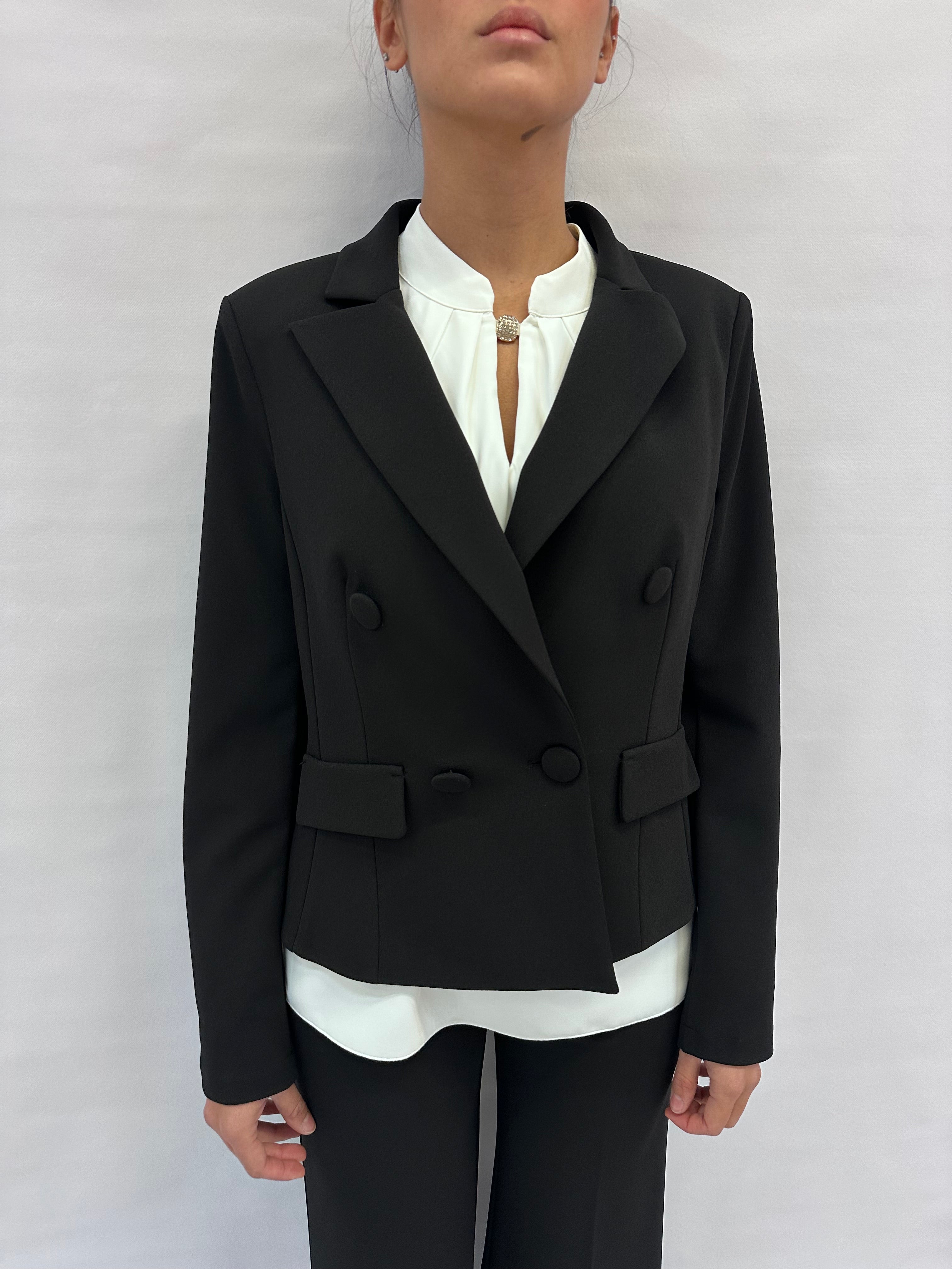 Giacca RINASCIMENTO corta in crêpe disponibile con due pantaloni in coordinato - COD: CFC0125325003