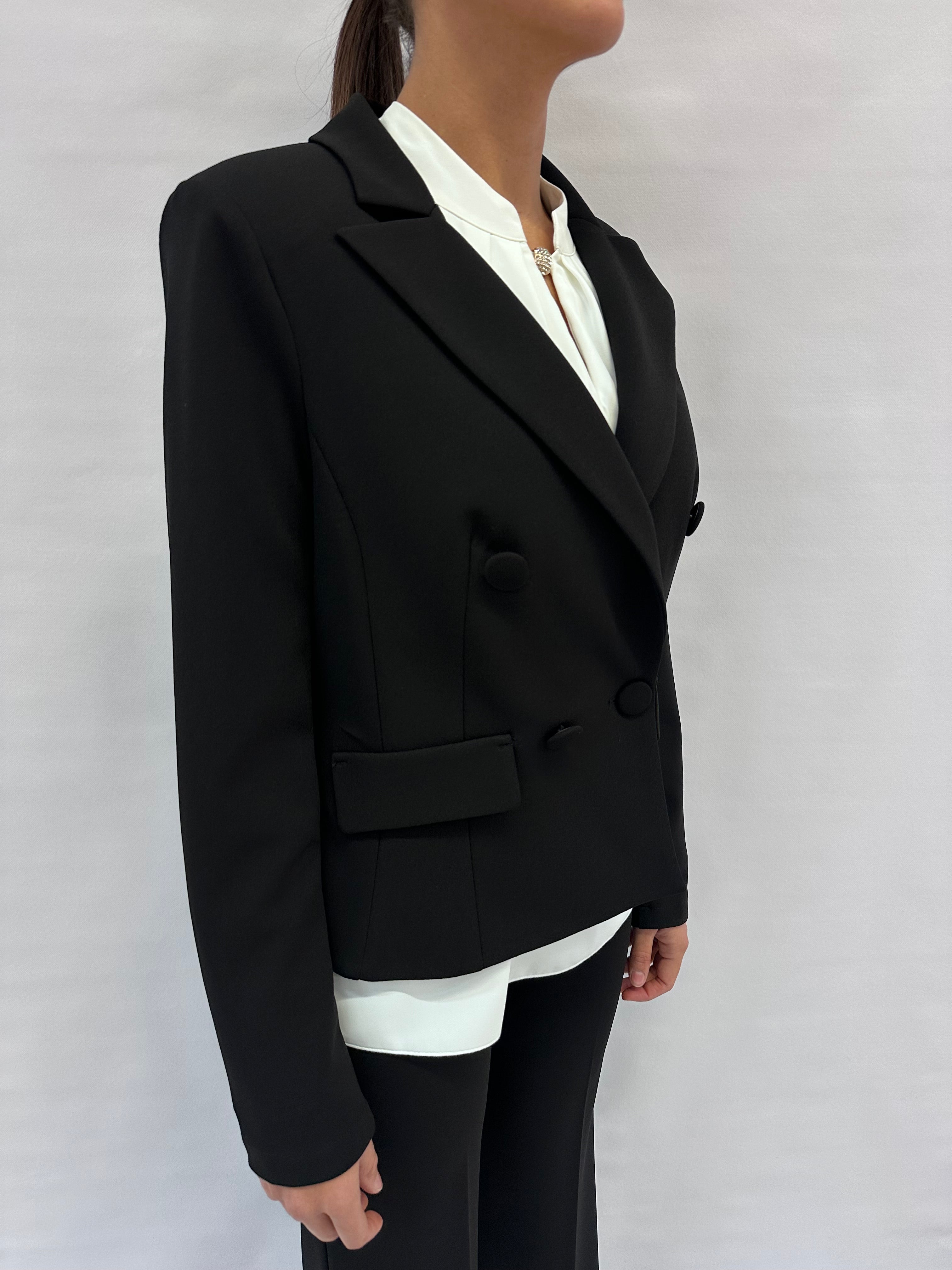 Giacca RINASCIMENTO corta in crêpe disponibile con due pantaloni in coordinato - COD: CFC0125325003