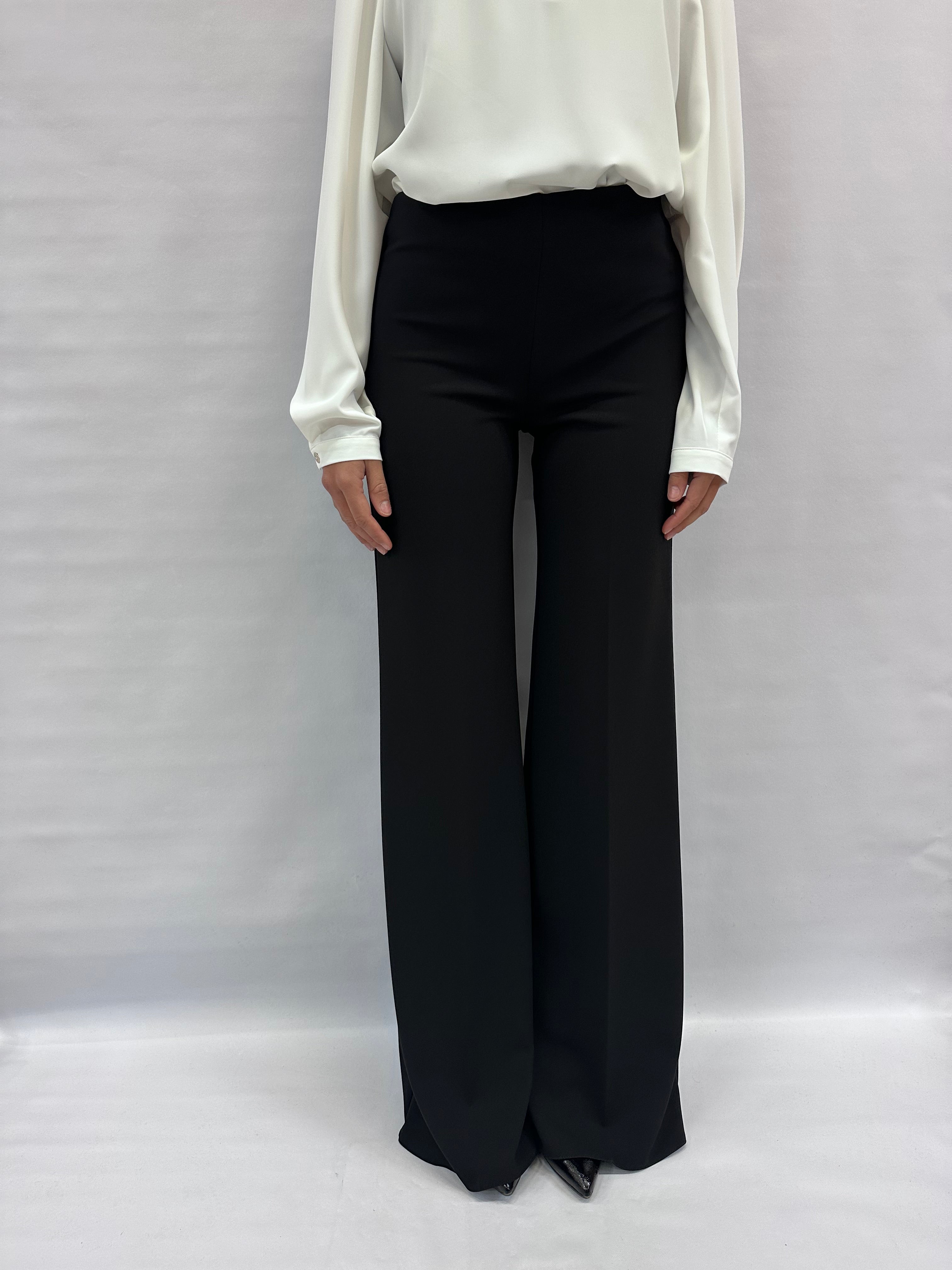 Pantalone RINASCIMENTO in crêpe a palazzo disponibile anche con due giacche in coordinato COD: CFC0125424003