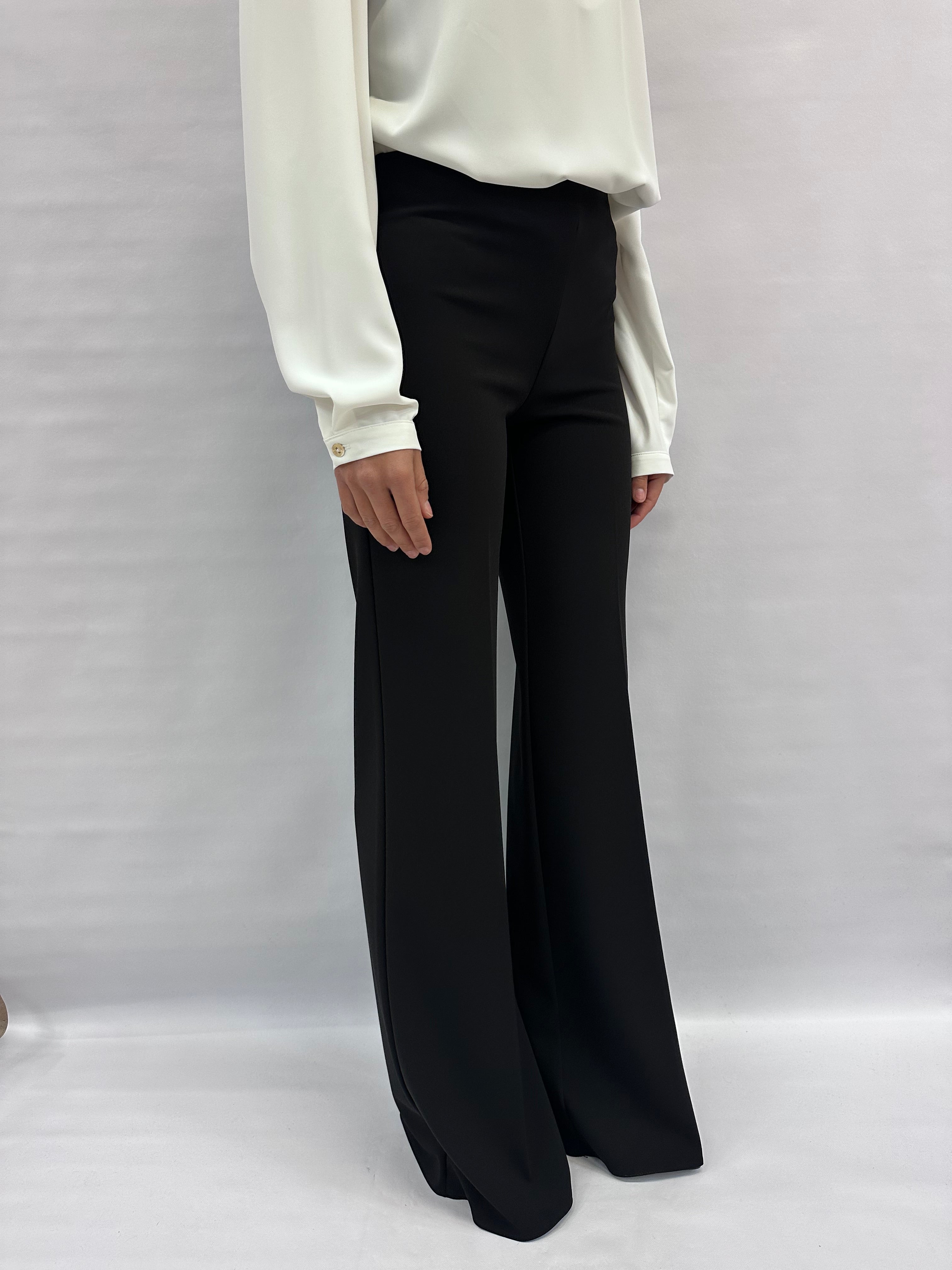 Pantalone RINASCIMENTO in crêpe a palazzo disponibile anche con due giacche in coordinato COD: CFC0125424003