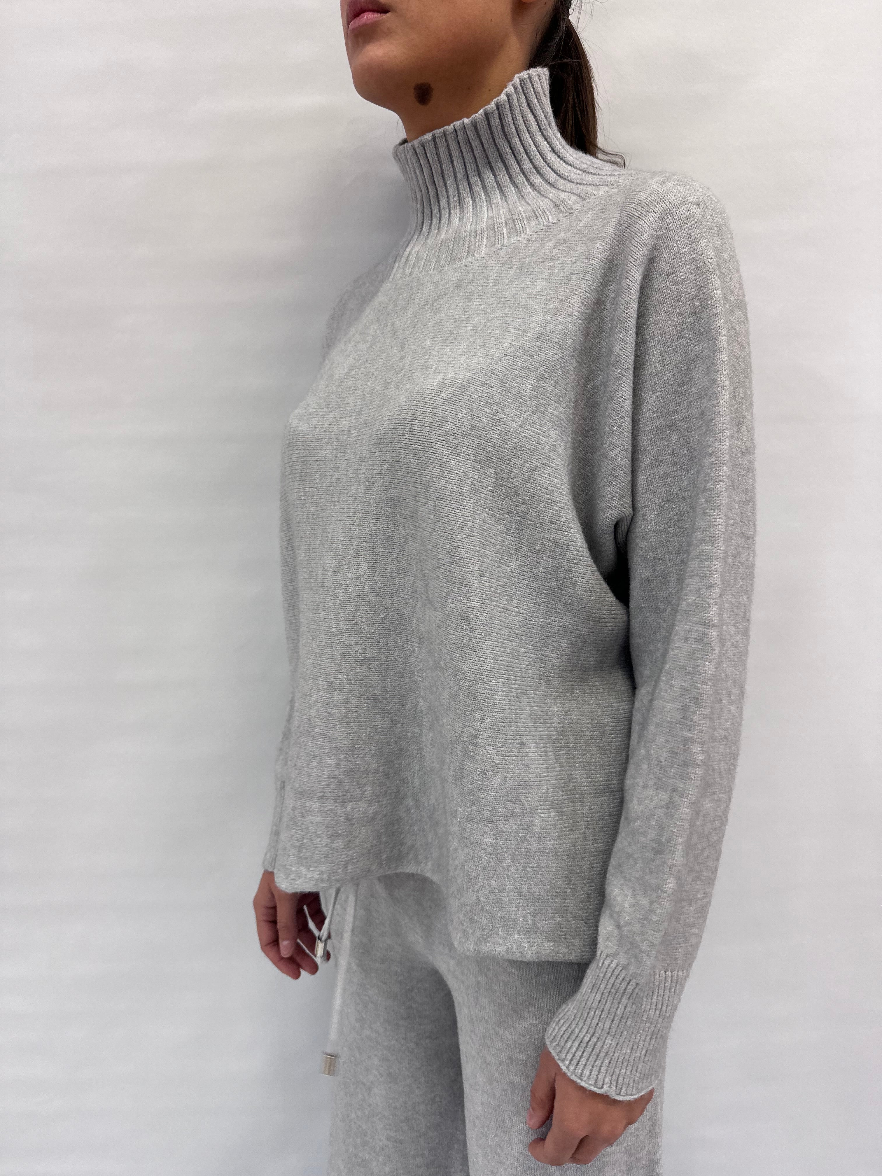 Maglia BLUEJOINT con collo alto disponibile anche con pantalone in coordinato , COD: 570142