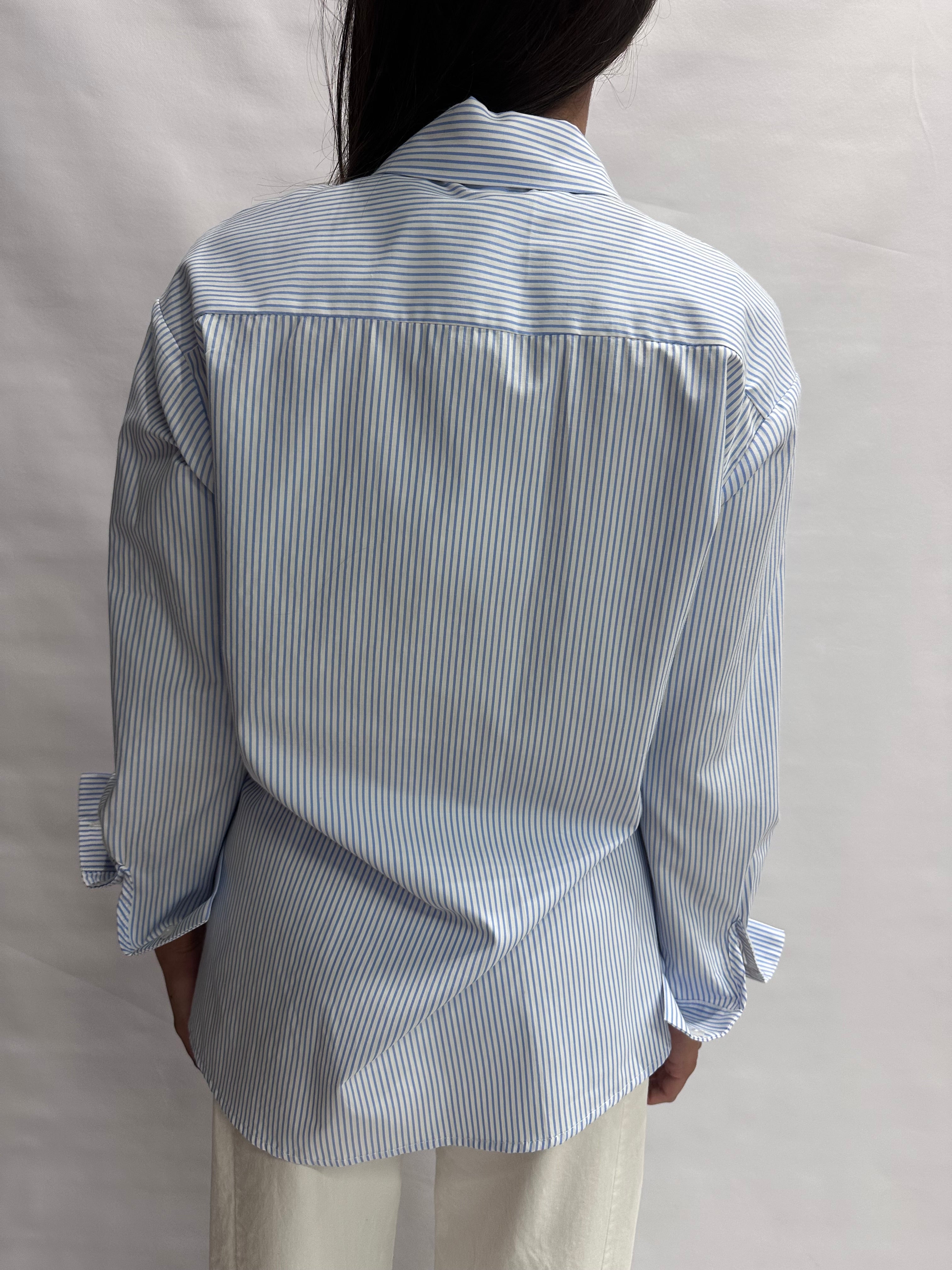 Camicia TENSIONE IN con trama a righe, morbida con chiusura a bottoni - Cod: 26C3731