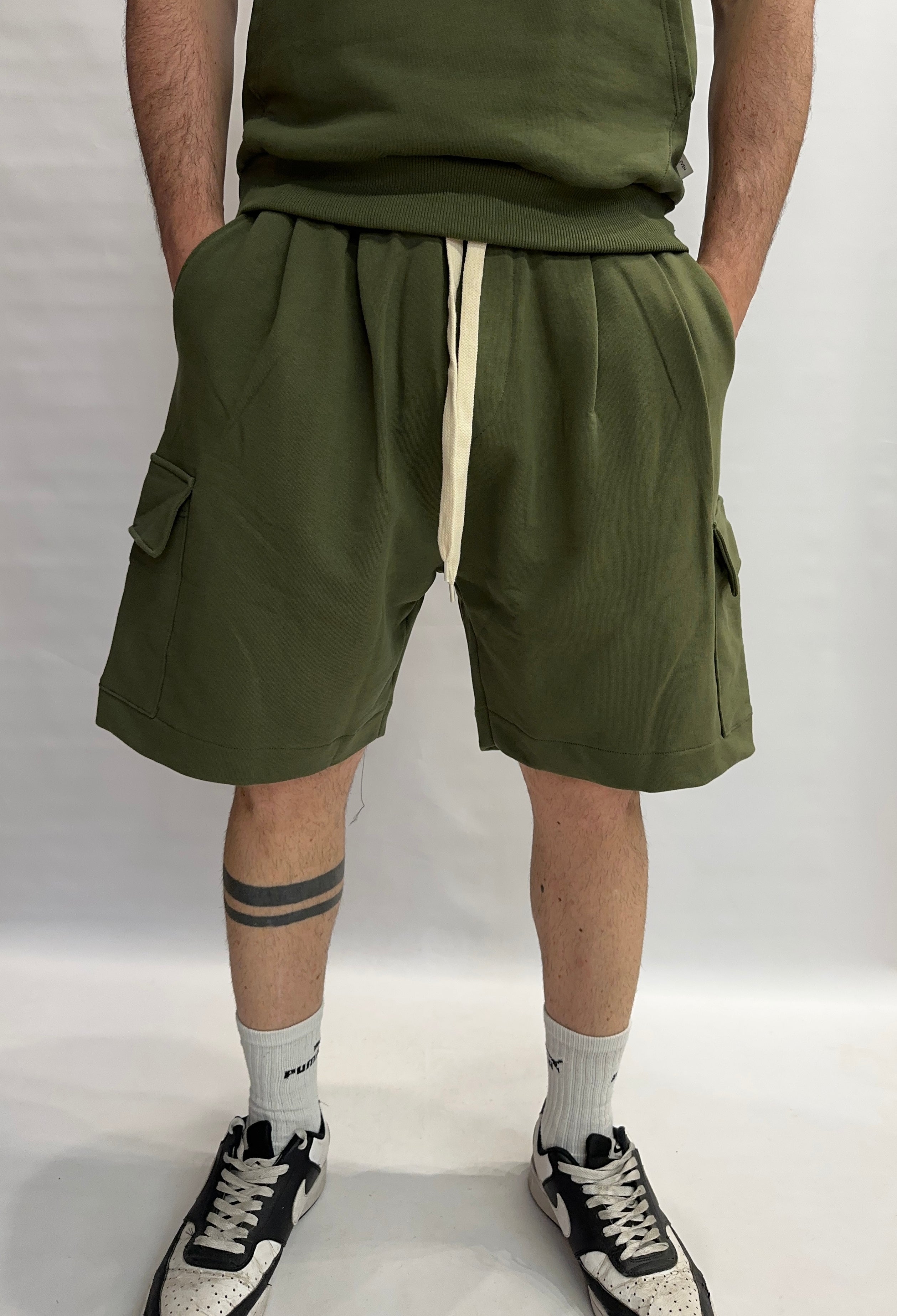Bermuda in felpa BL11 cargo, con coulisse, morbido di gamba, disponibile anche con smanicato in coordinato - COD: 27BL05230