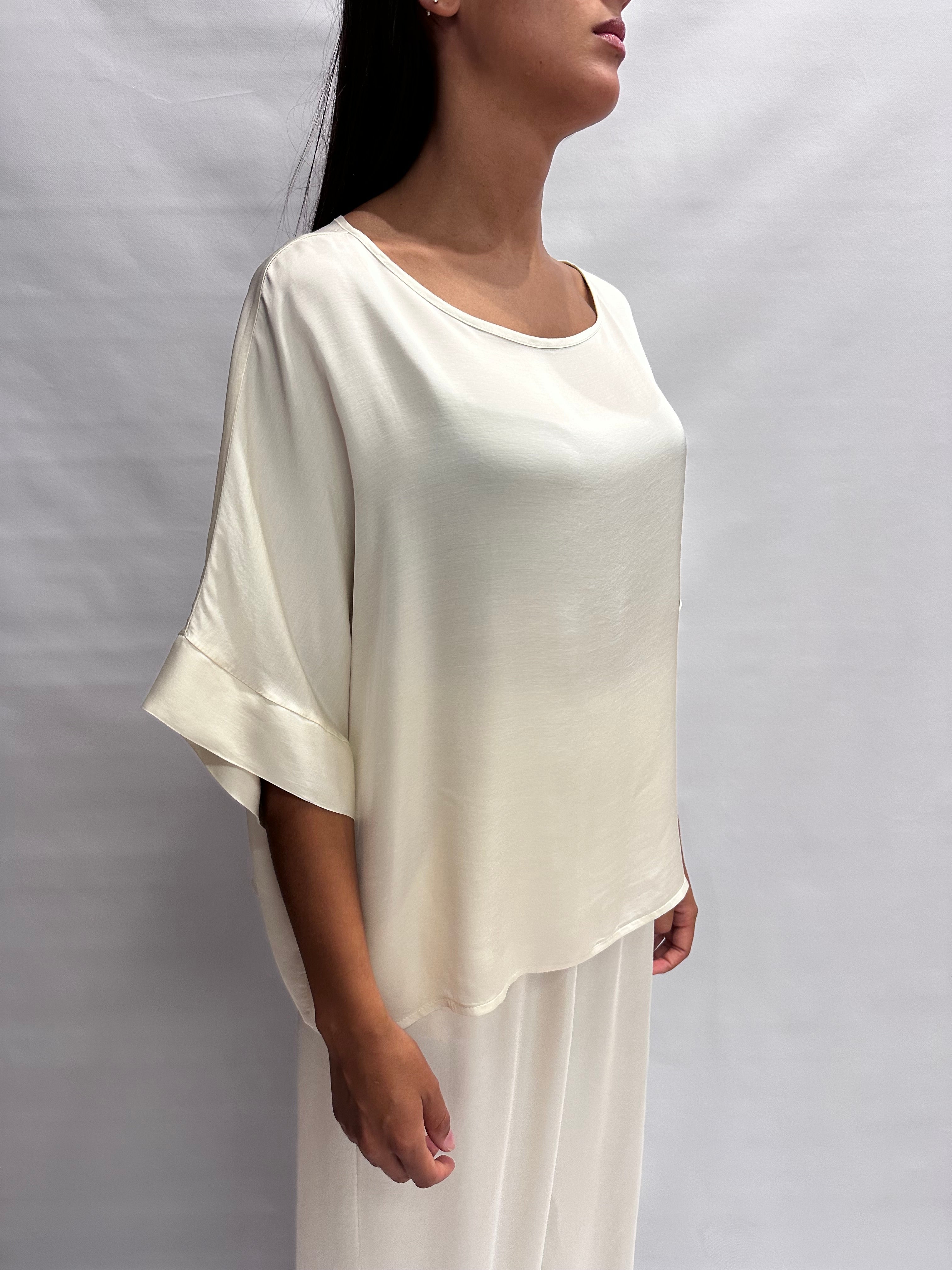 Camicetta TENSIONE IN asimmetrica con bottoni sul retro, disponibile anche con pantalone in coordinato, COD: G434B05Q