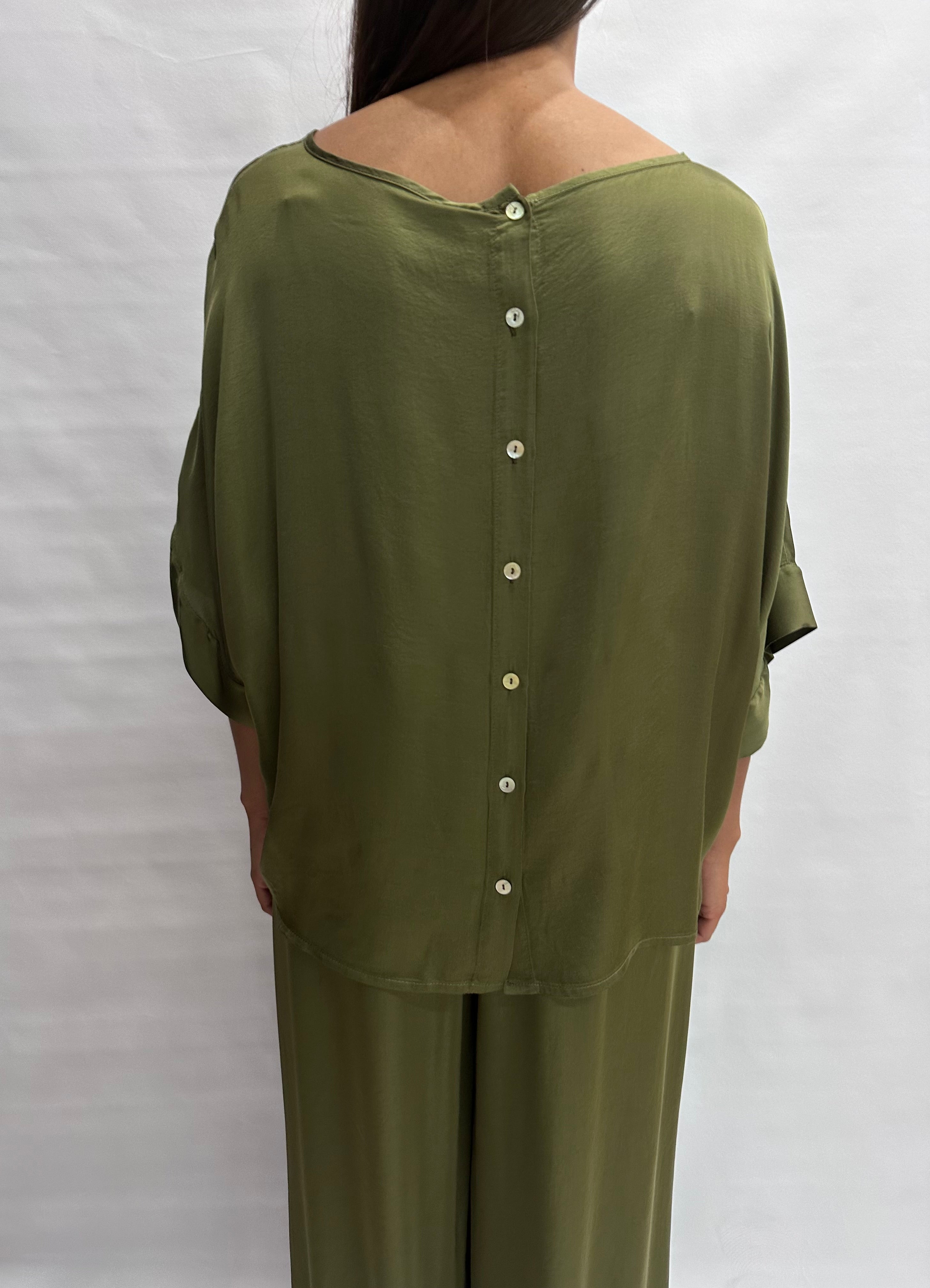 Camicetta TENSIONE IN asimmetrica con bottoni sul retro, disponibile anche con pantalone in coordinato, COD: G434B05Q