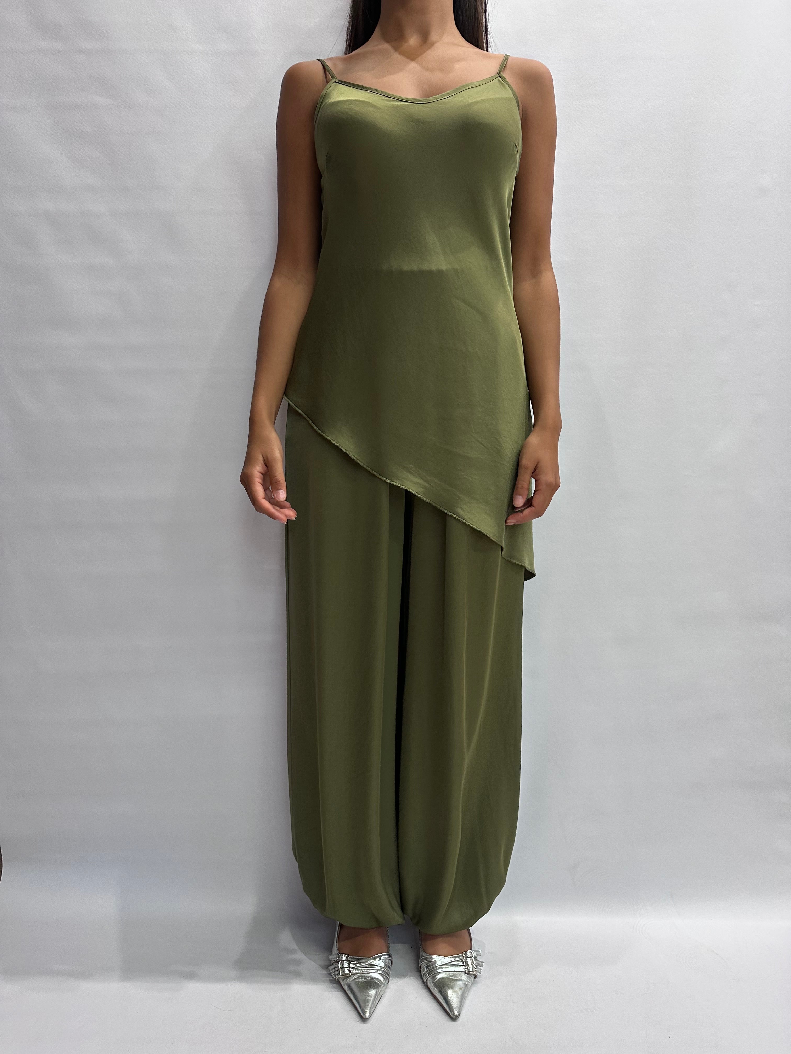 Pantalone TENSIONE IN modello "Aladino" disponibile anche con 3 pezzi sopra in coordinato, COD: G431P22R