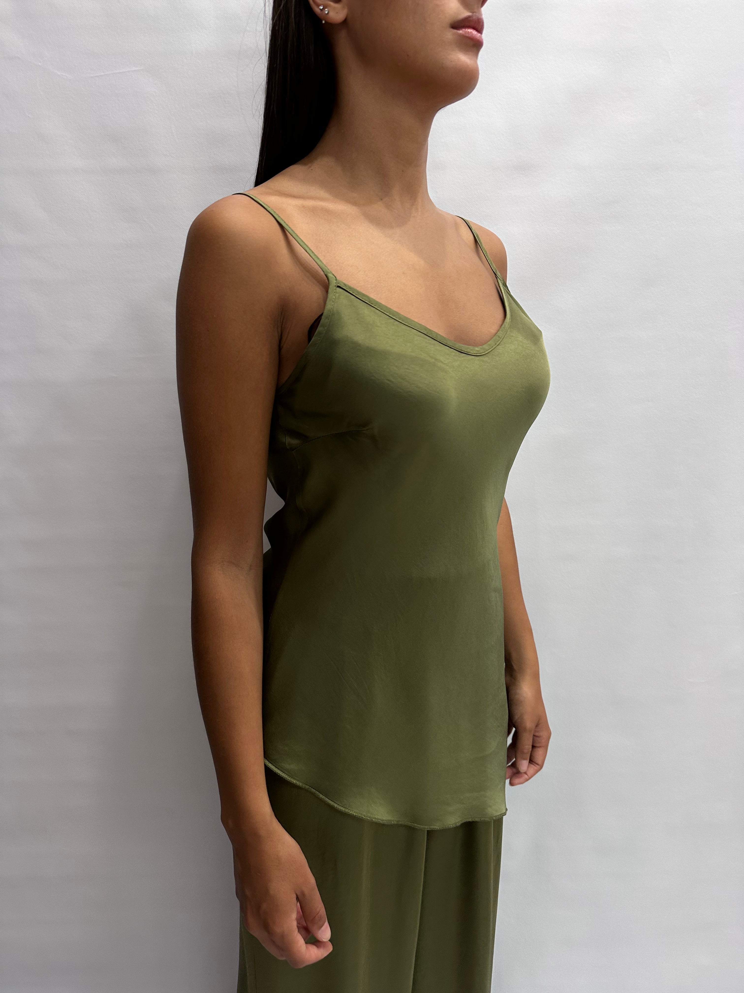 Canotta TENSIONE IN asimmetrica disponibile anche con pantalone in coordinato, COD: G436T22R