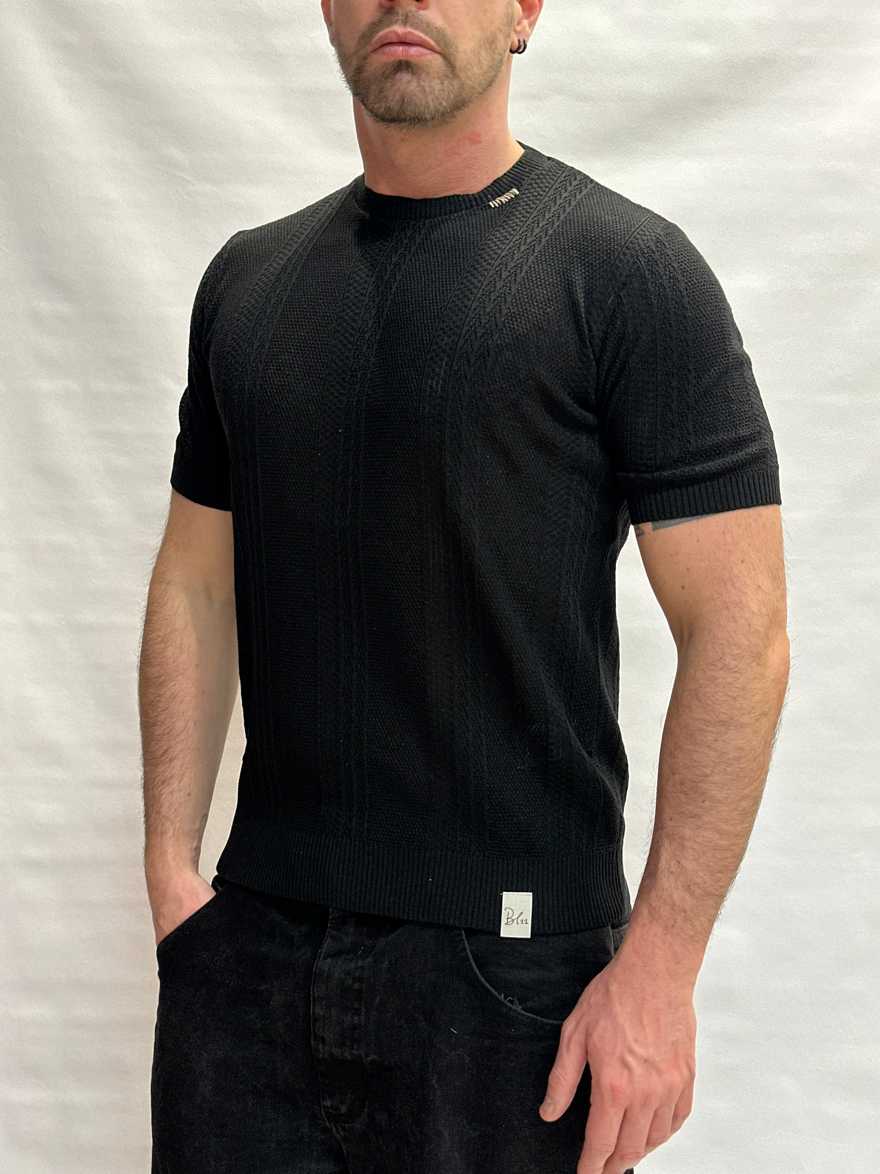 Maglia in filo BL11 a maniche corte stile T Shirt con lavorazioni lungo la stessa - Cod: 03LD14070001