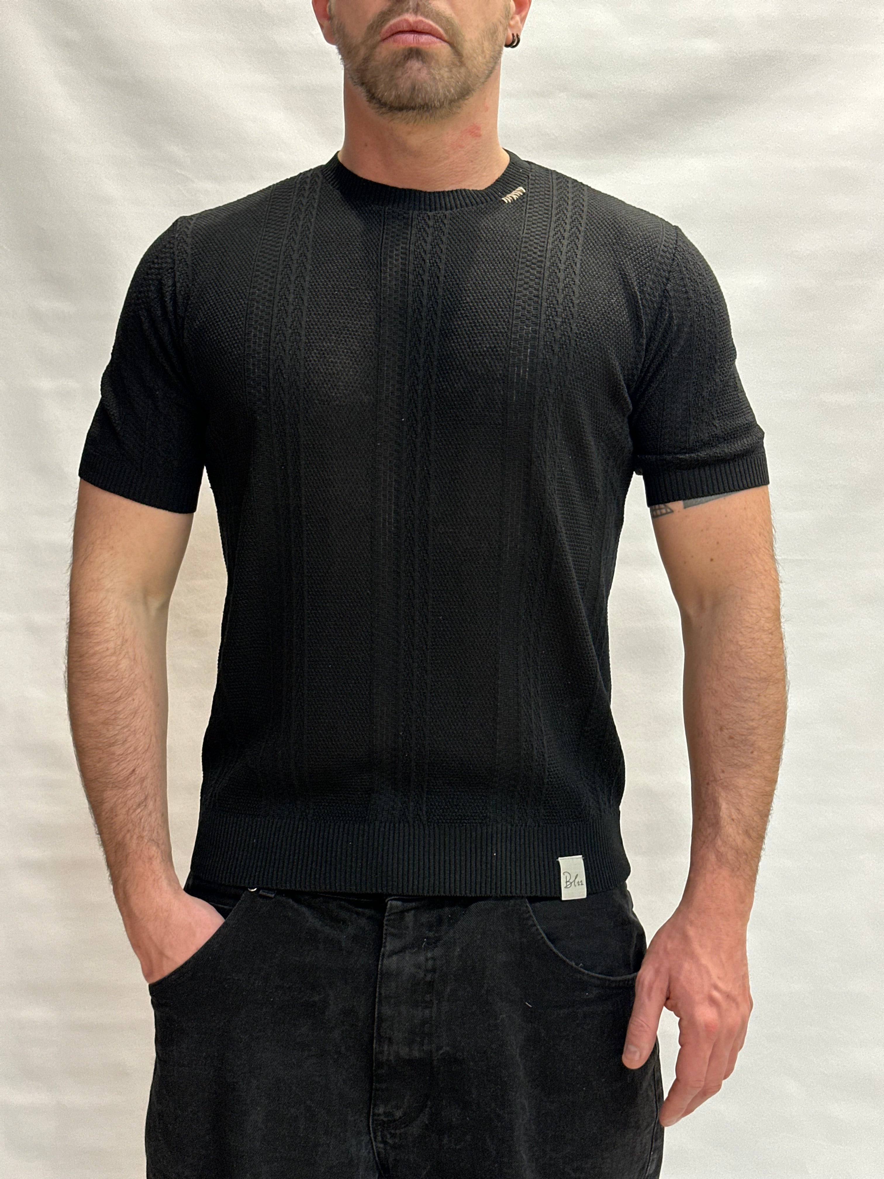 Maglia in filo BL11 a maniche corte stile T Shirt con lavorazioni lungo la stessa - Cod: 03LD14070001