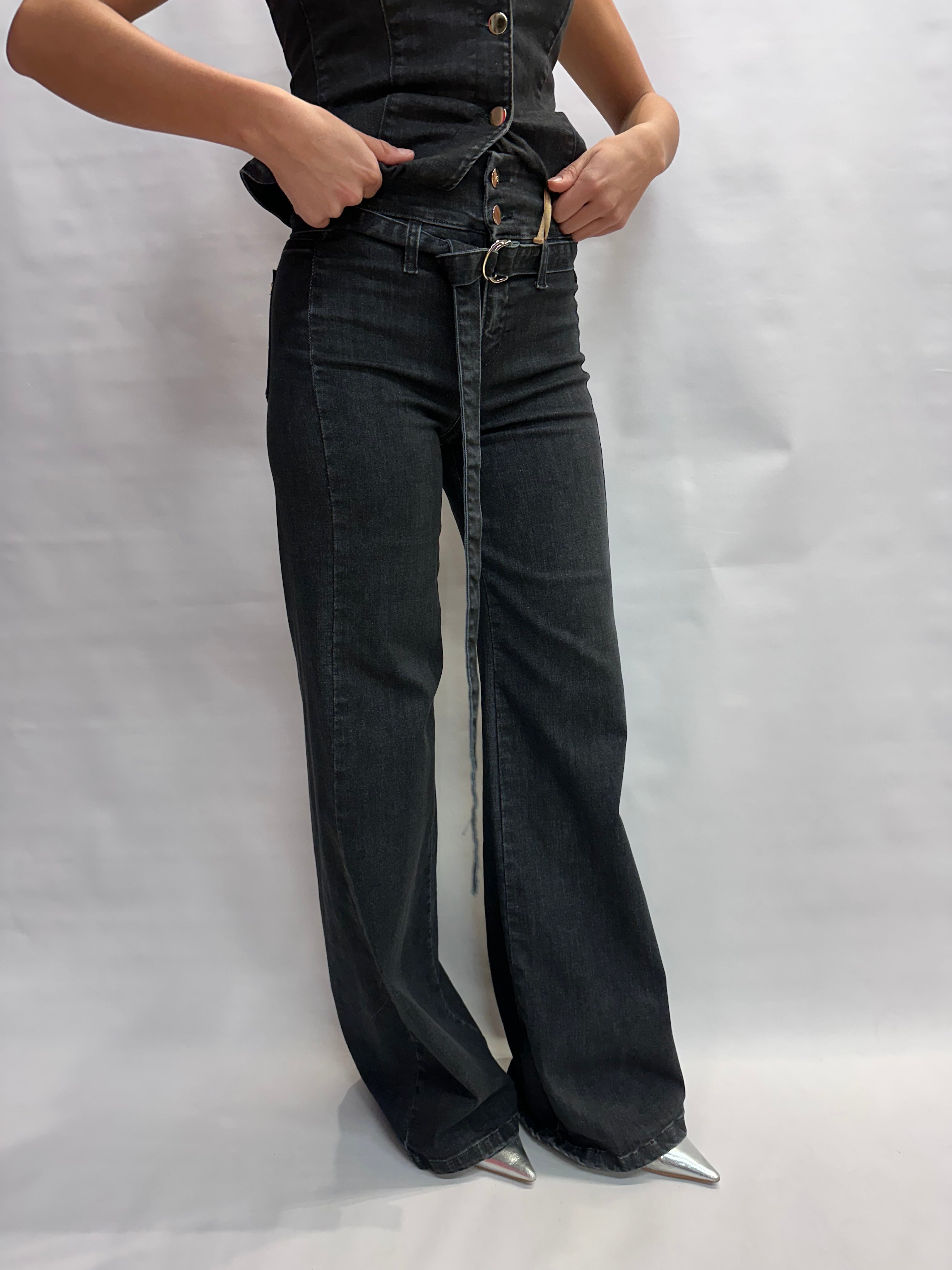Jeans RINASCIMENTO gamba ampia disponibile anche con gilet in coordinato- COD: CFC0127955003