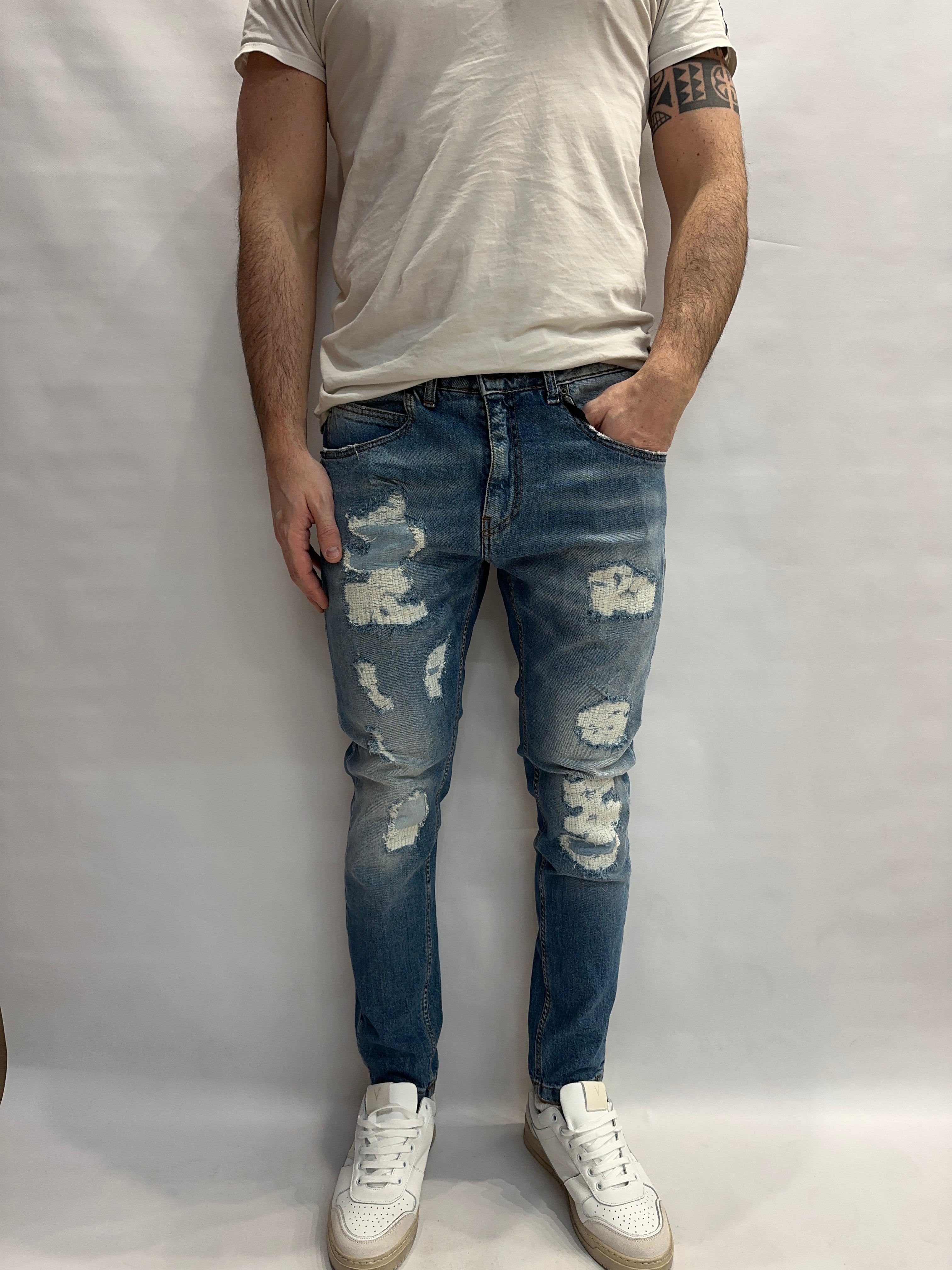 Jeans BERNA modello slim elasticizzato (ossia asciutto di gamba e lunghezza alla scarpa) color Blu Denim - COD: 26100130