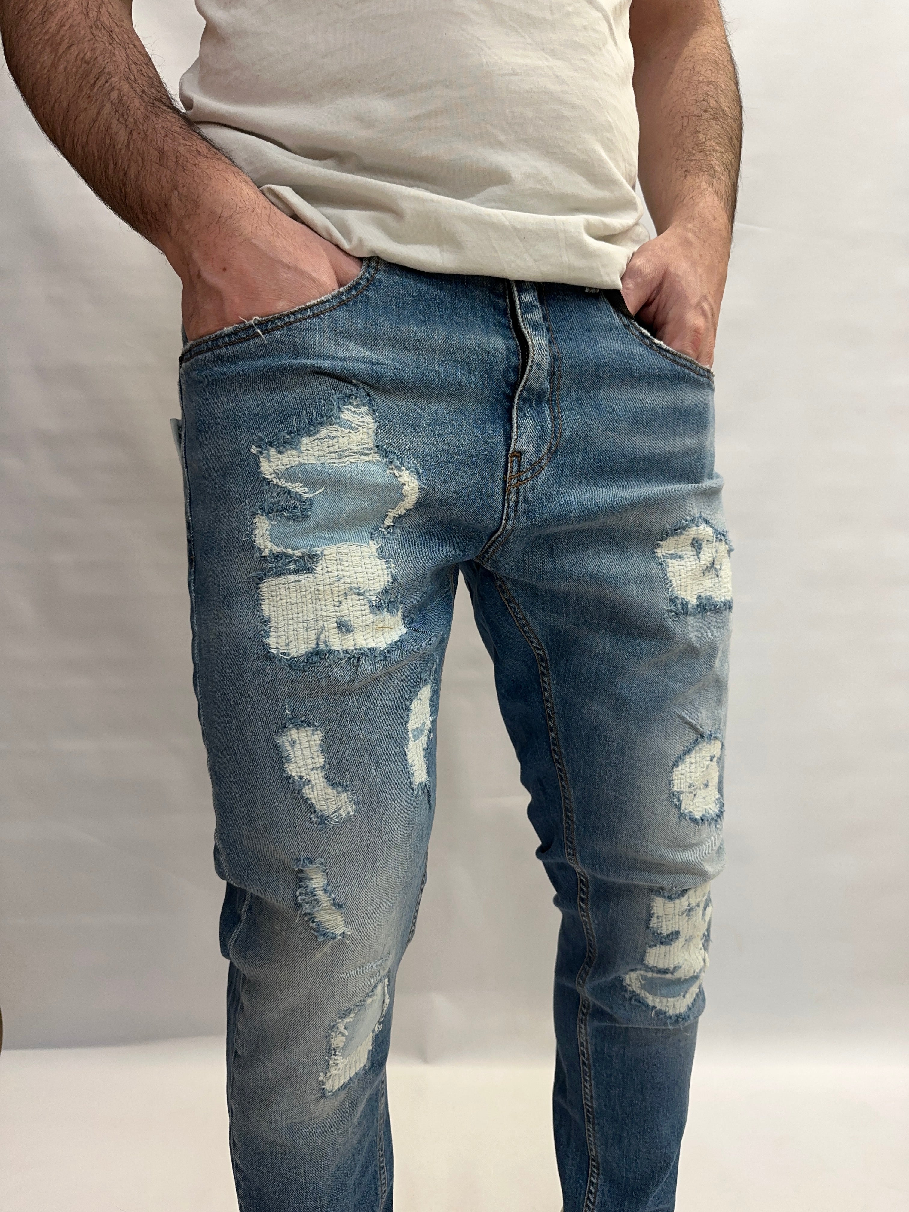 Jeans BERNA modello slim elasticizzato (ossia asciutto di gamba e lunghezza alla scarpa) color Blu Denim - COD: 26100130