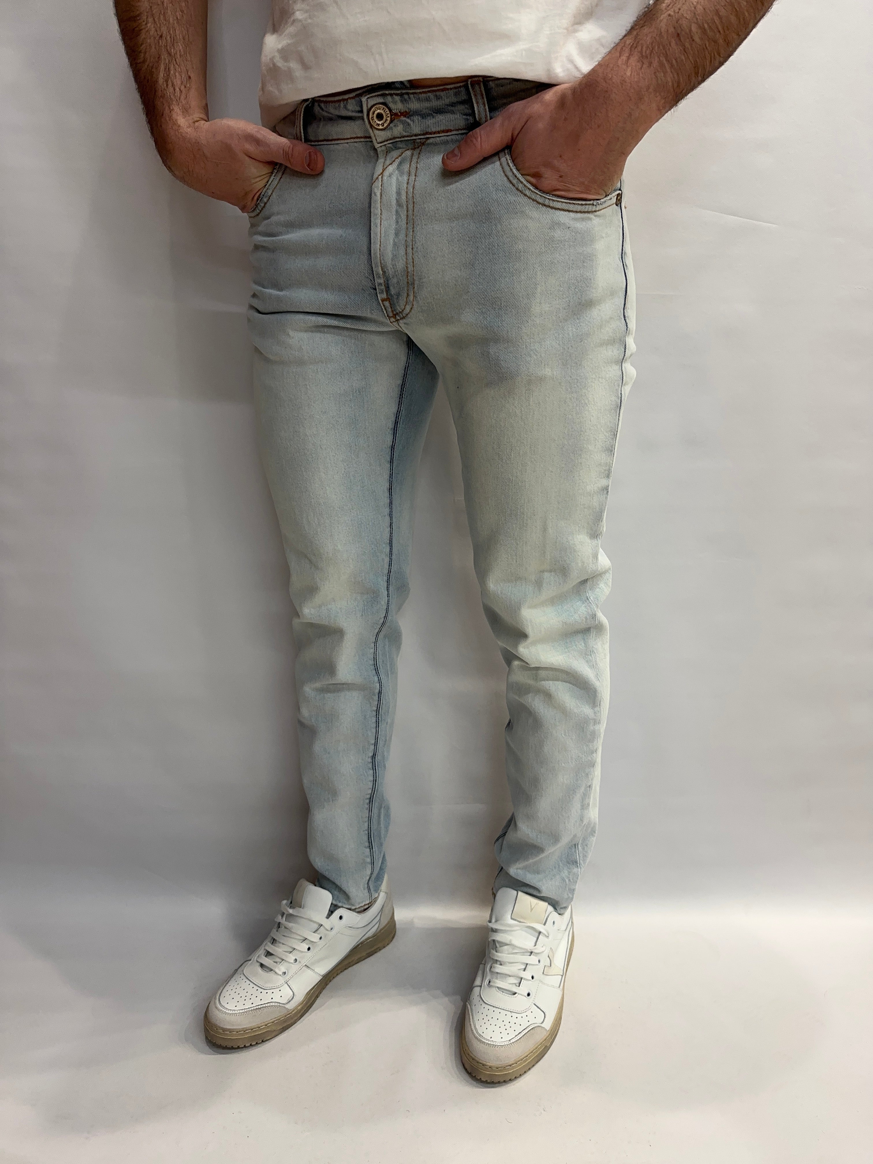 Jeans BERNA modello slim elasticizzato (ossia asciutto) senza strappi - COD: 25100430