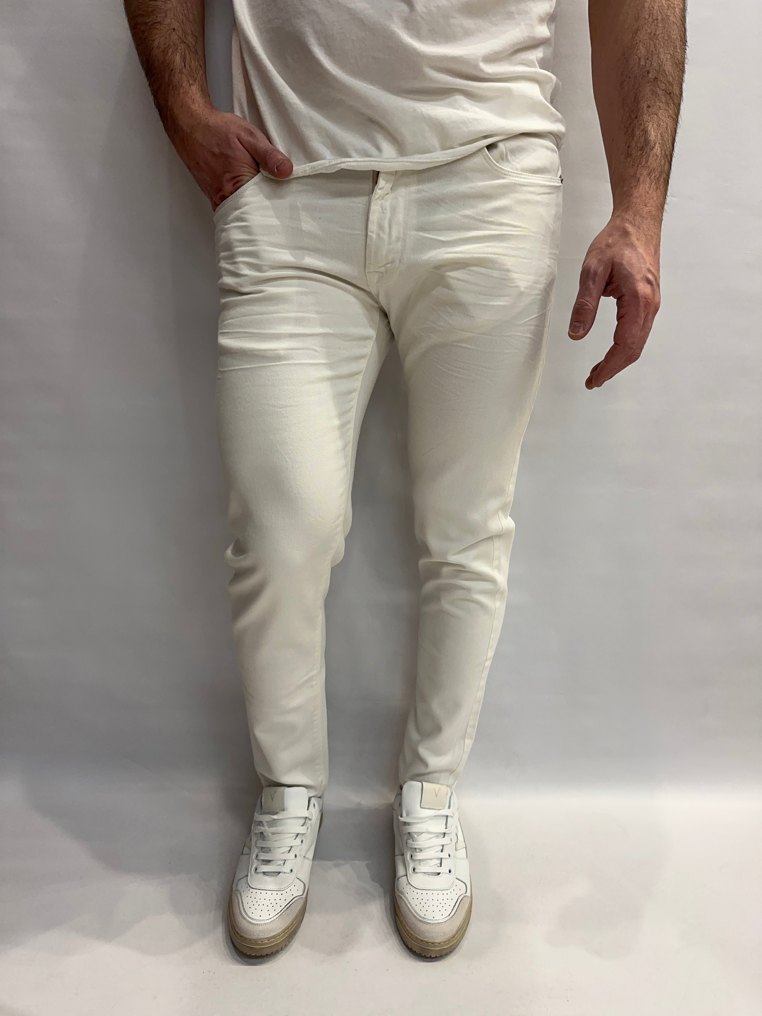Jeans BERNA modello slim elasticizzato (ossia asciutto) dalla tela super leggera - COD: 2510032