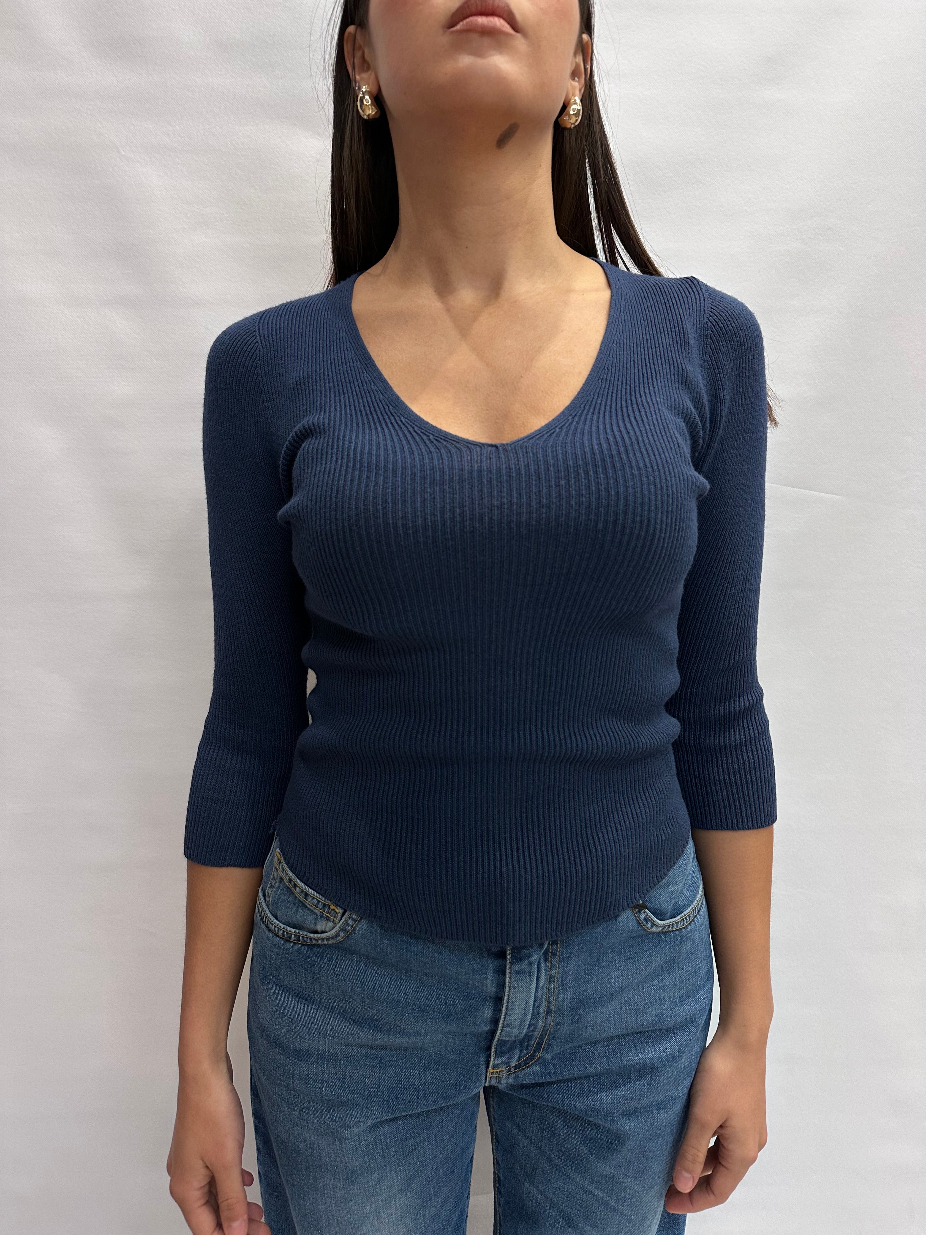 Maglia TENSIONE IN leggera con manica 3/4 e scollo a "V" - COD: 4439