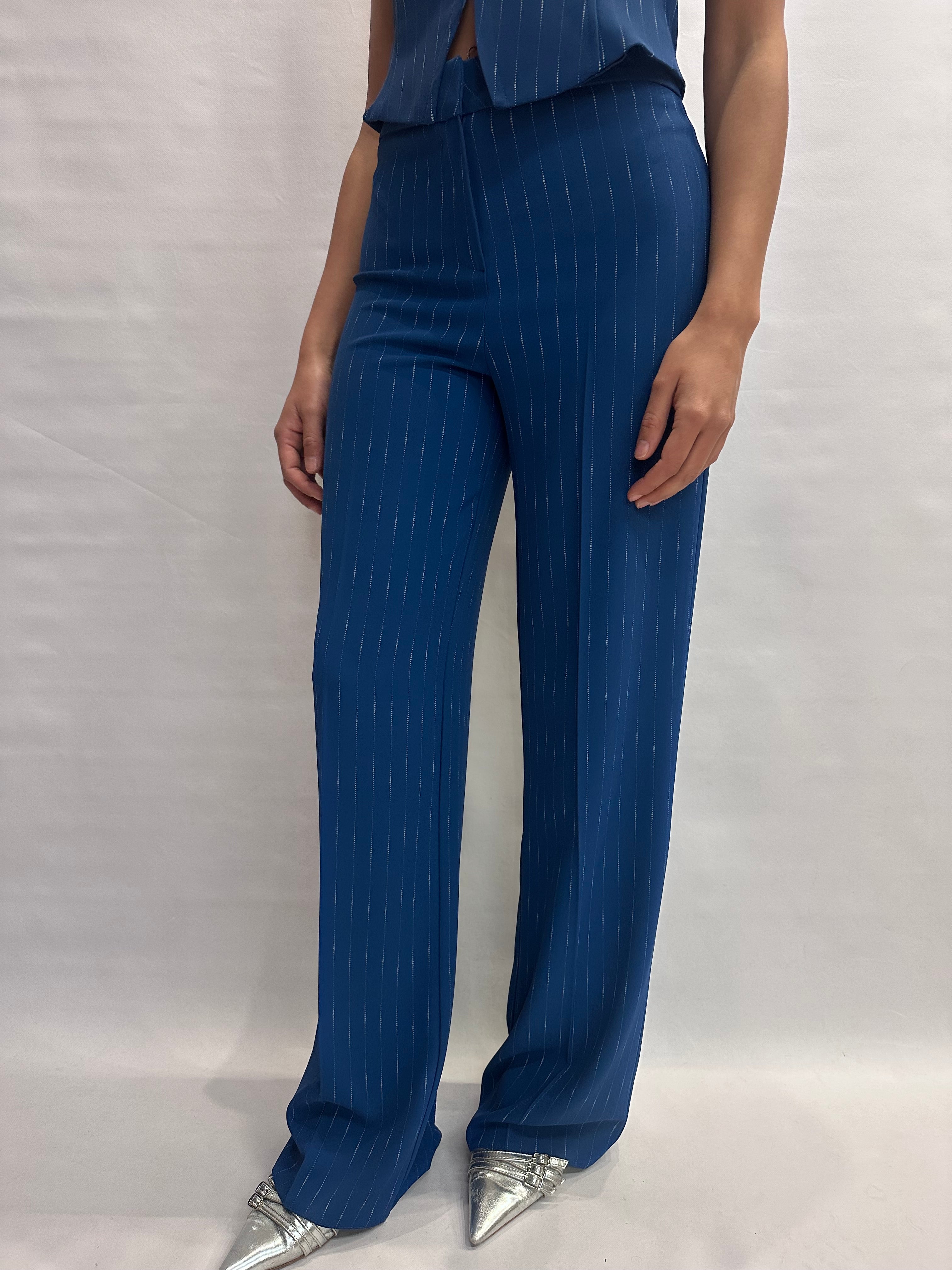 Coordinato RINASCIMENTO gessato in tessuto fluido comprensivo di pantalone, gilet e giacca, COD: CFC0128021003 e CFC0128030003 e CFC0128027003