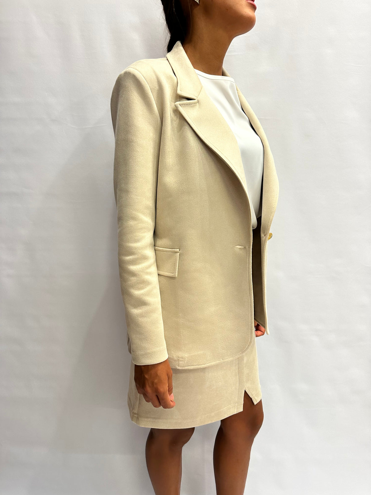 Coordinato RINASCIMENTO composto da gonna e giacca lunga monopetto in ecopelle scamosciata - Cod: CFC0130678003 e CFC0130583003