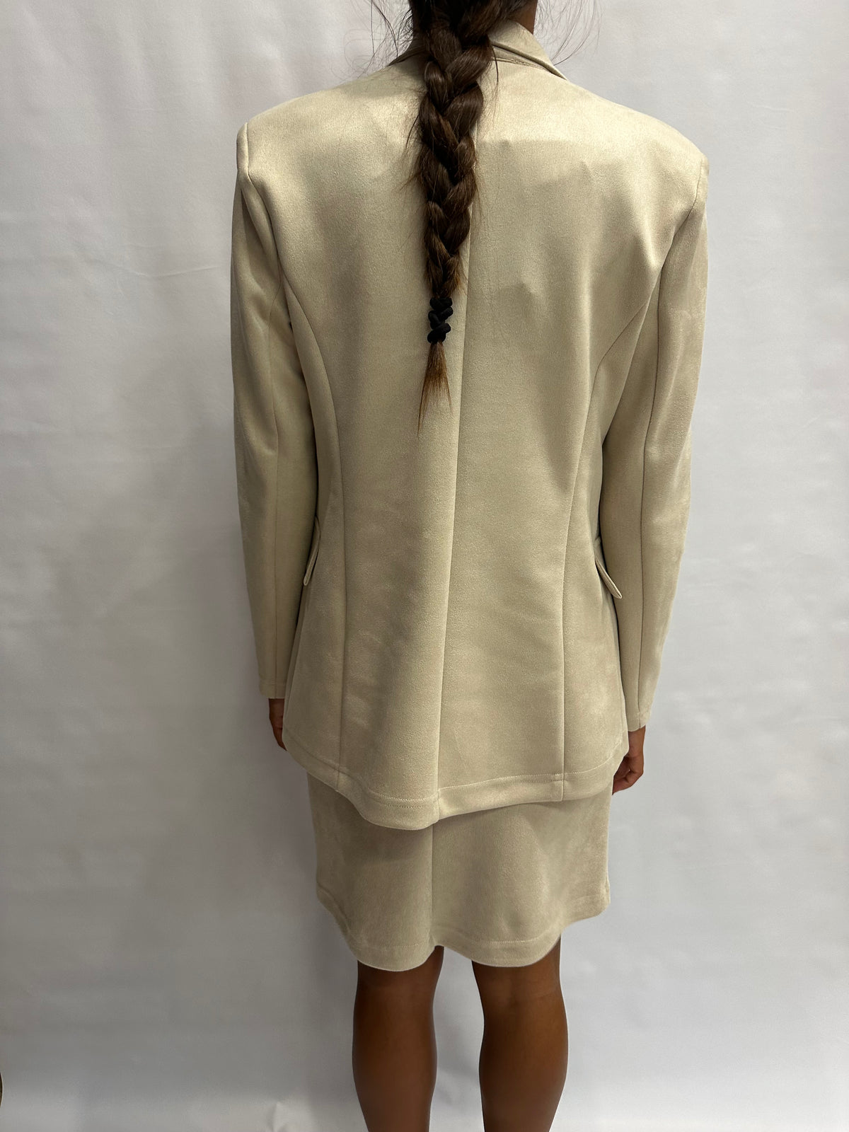 Coordinato RINASCIMENTO composto da gonna e giacca lunga monopetto in ecopelle scamosciata - Cod: CFC0130678003 e CFC0130583003