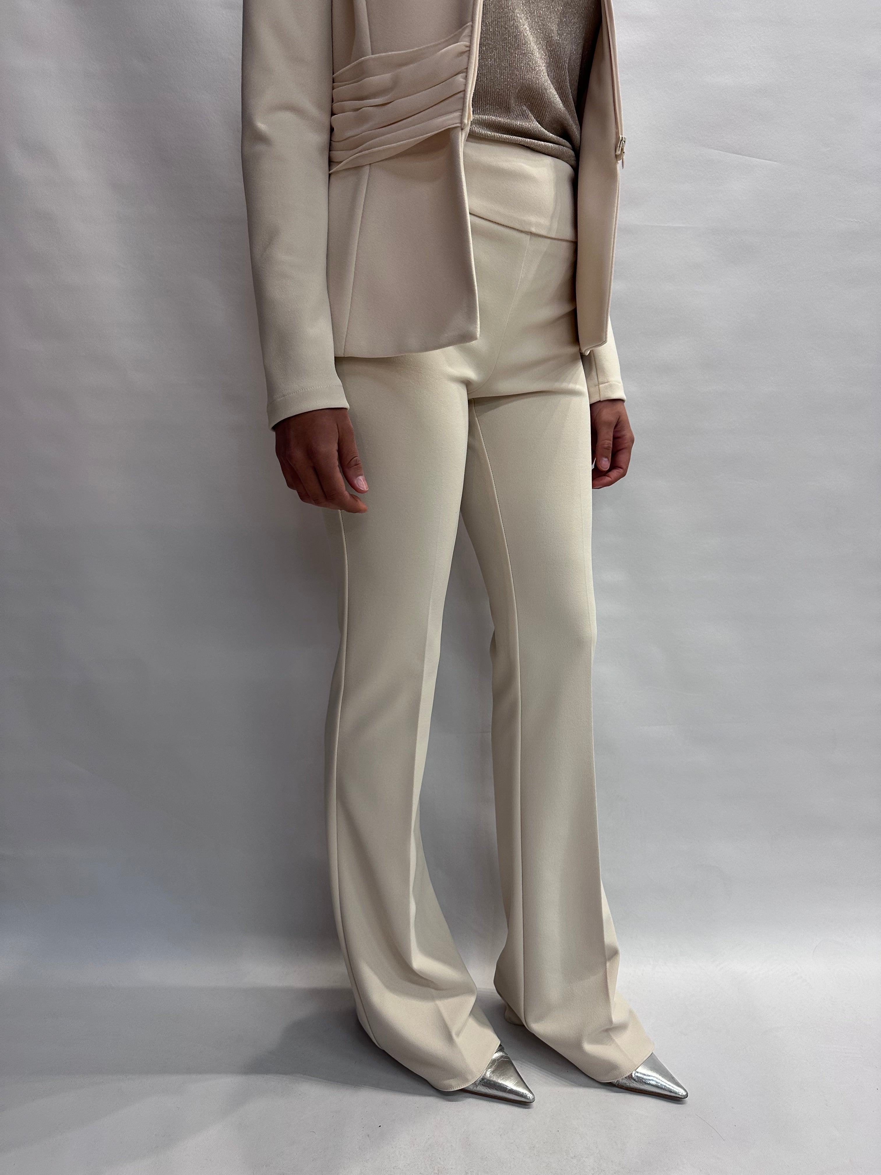 Pantalone RINASCIMENTO in crêpe a zampa disponibile anche con giacca in coordinato COD: CFC0127875003