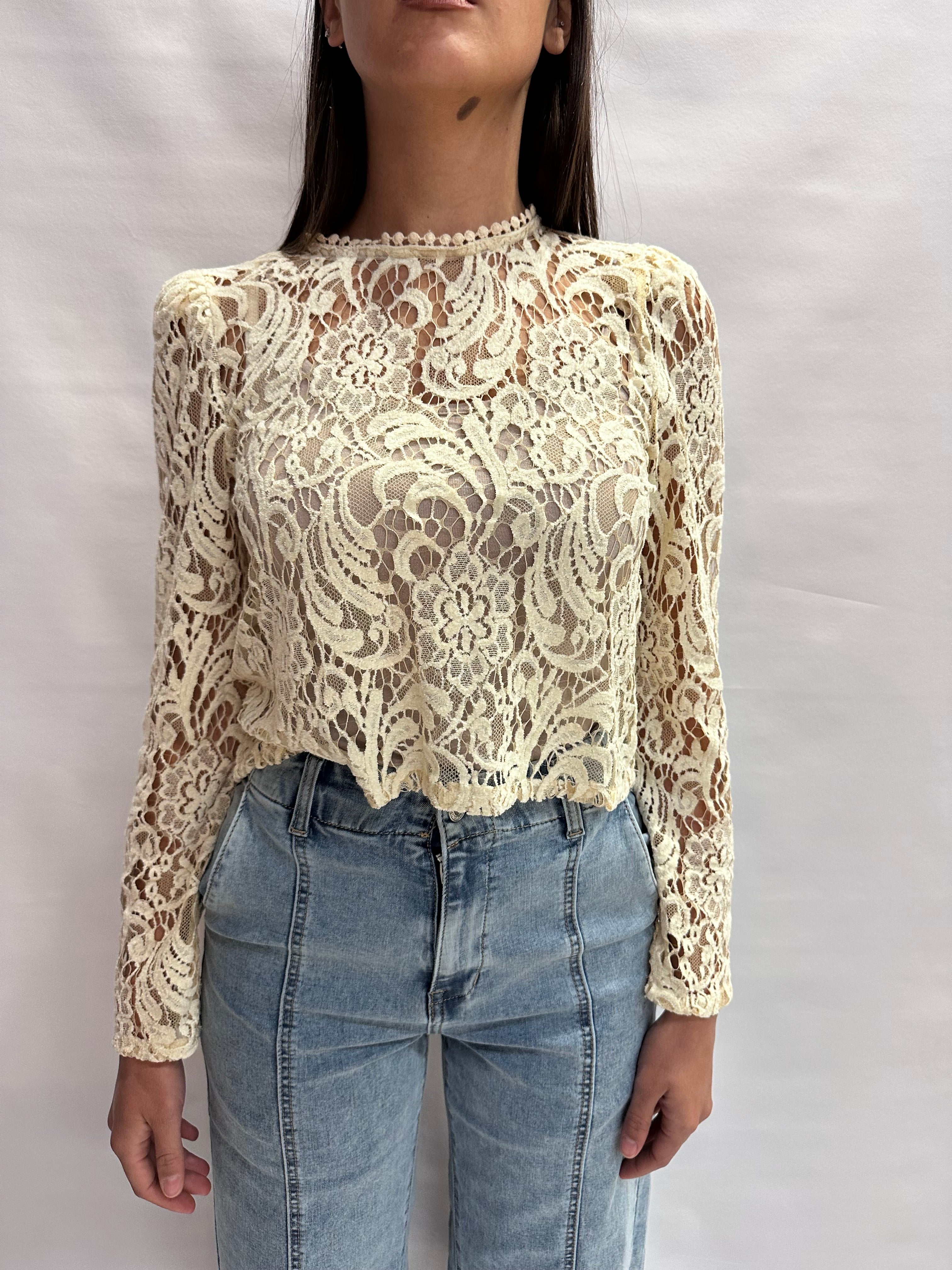 Camicia TENSIONE IN corta in pizzo, manica lunga, con bottoncino sul retro - Cod: W25C223