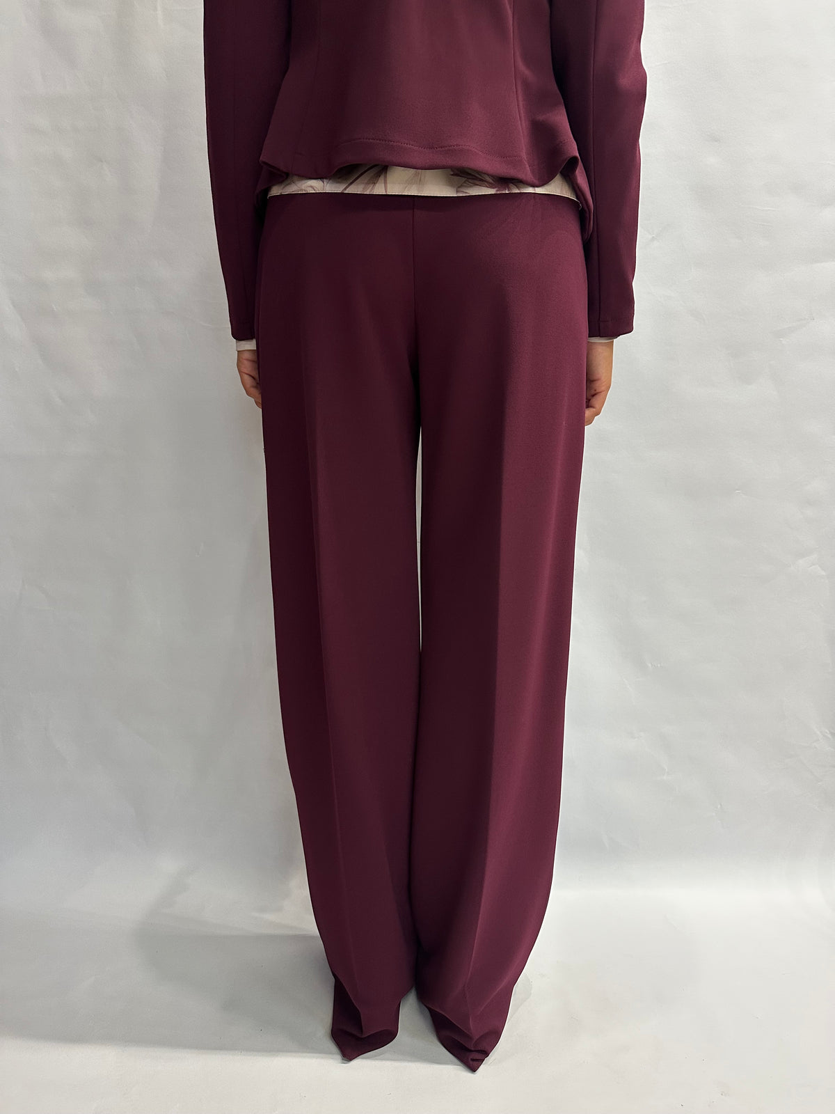 Pantalone RINASCIMENTO in crêpe a palazzo, vita alta con tasche disponibile anche con una giacca in coordinato COD: CFC0130218003