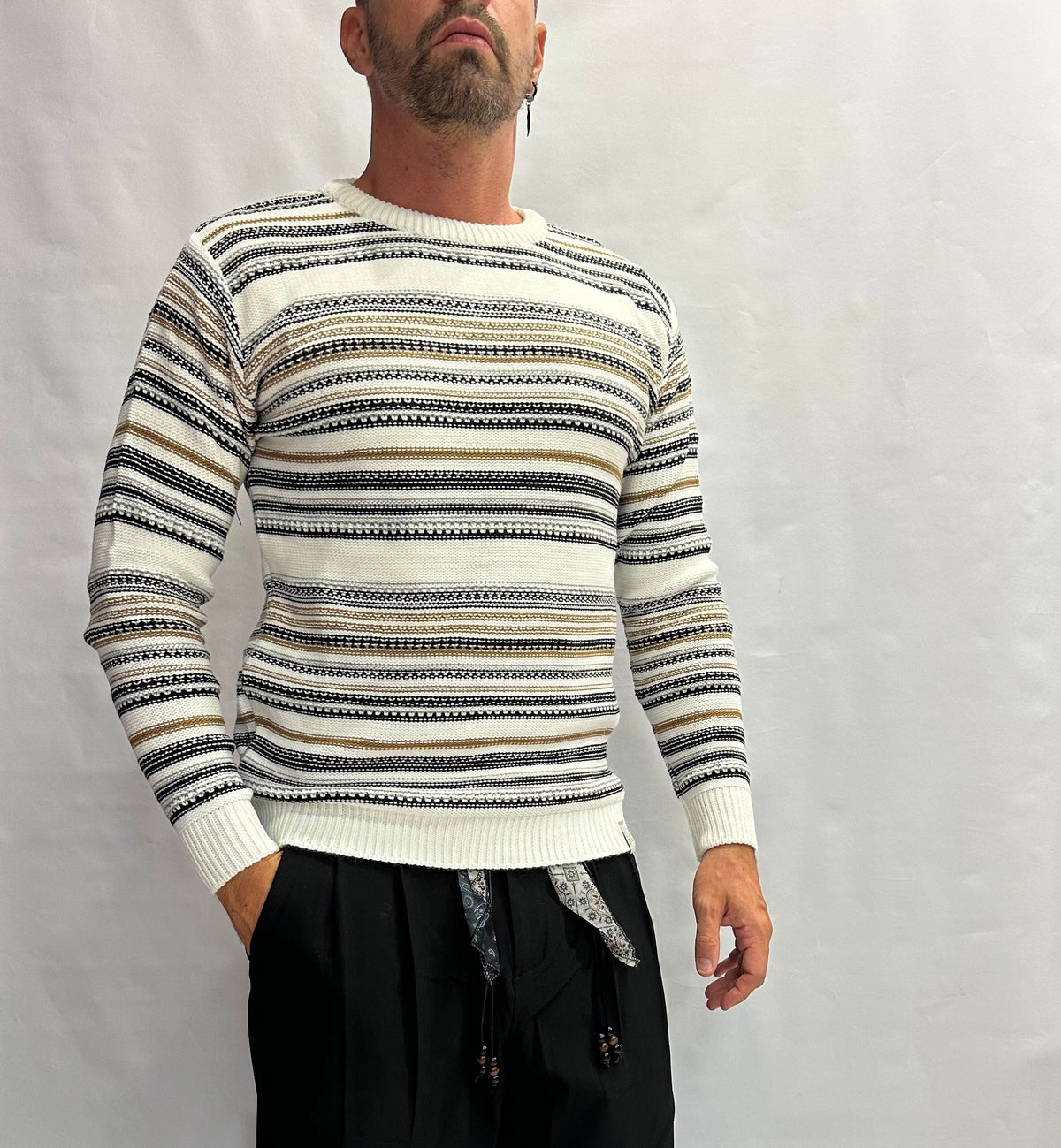 Maglione BL11 girocollo a righe irregolari con lavorazioni, Cod: 2463780001