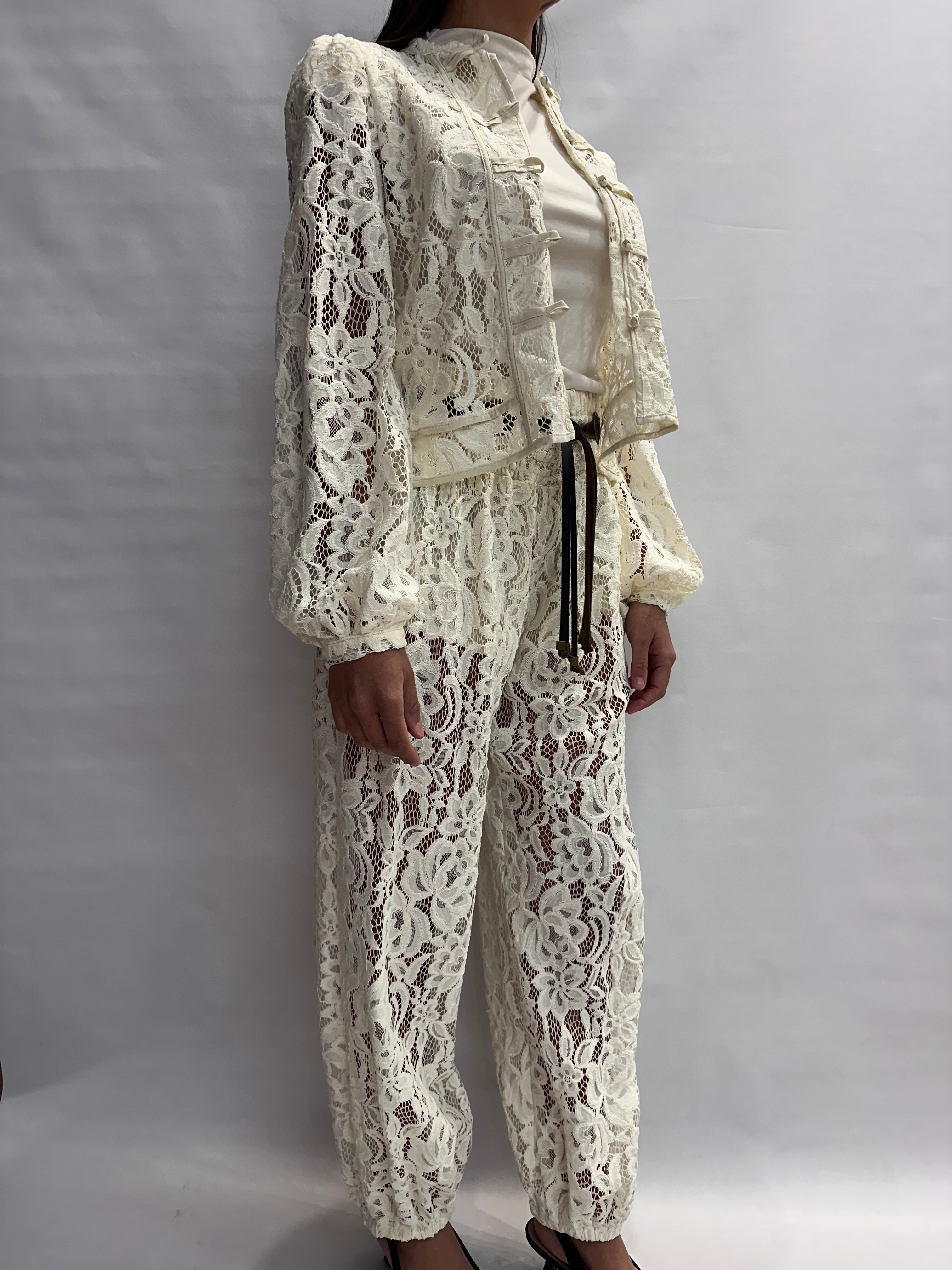 Pantaloni TENSIONE IN RINASCIMENTO morbido di gamba, in pizzo disponibile con casacca in coordinato- Cod: S26P764