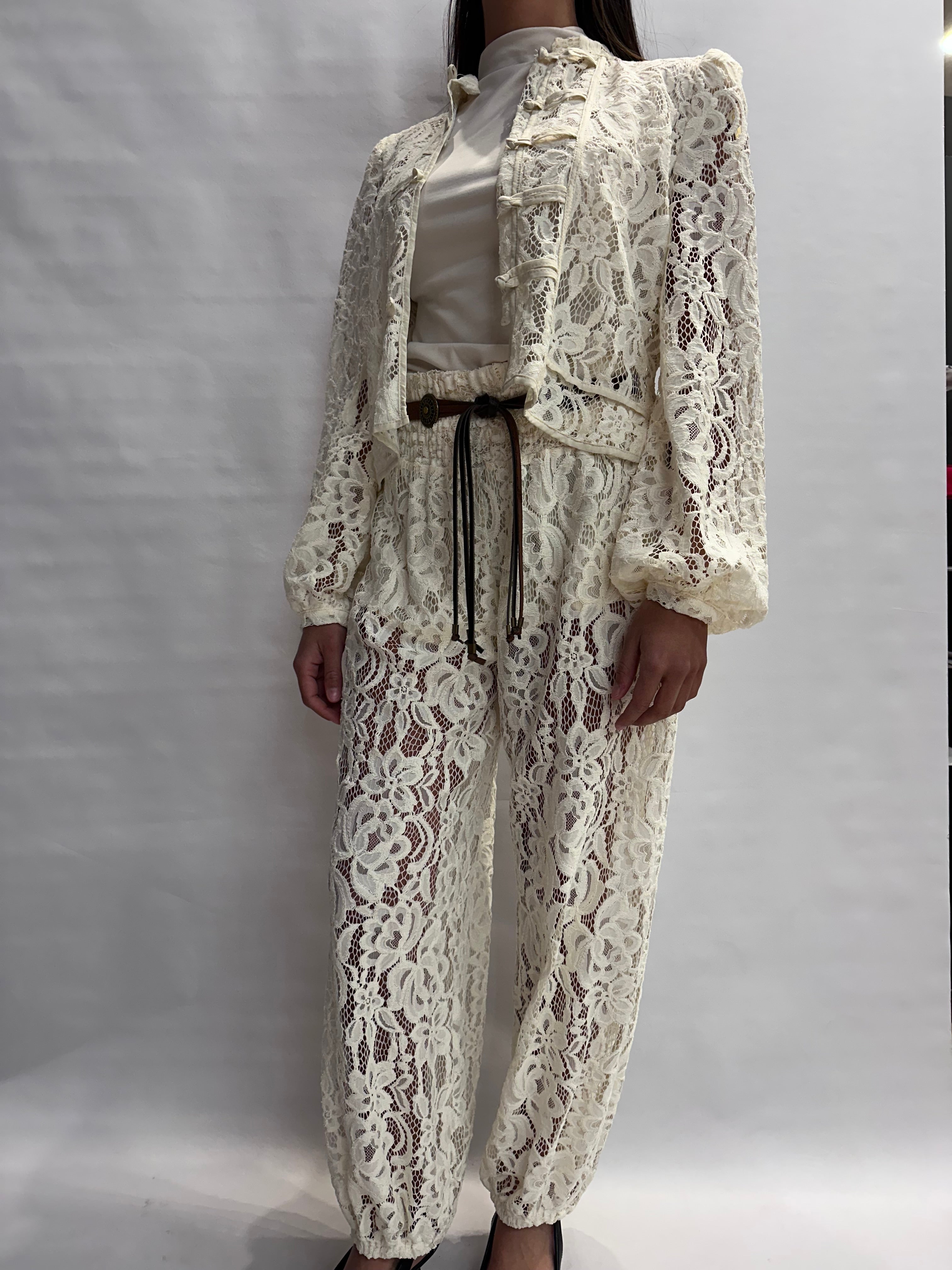 Coordinato TENSIONE IN in pizzo composto da pantalone e casacca , COD: S26P764 e S26C816