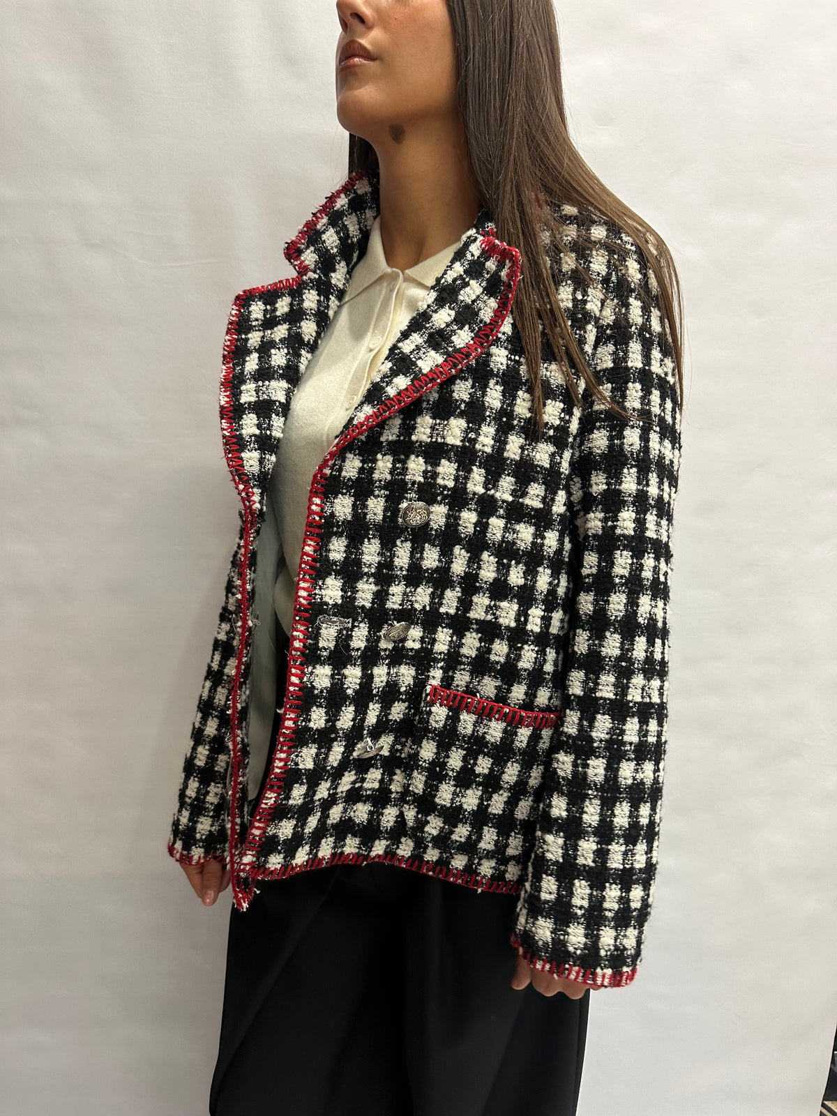 Giacca TENSIONE IN doppiopetto Bianco/Nera con bottoni color Argento e profili rossi - COD: J426