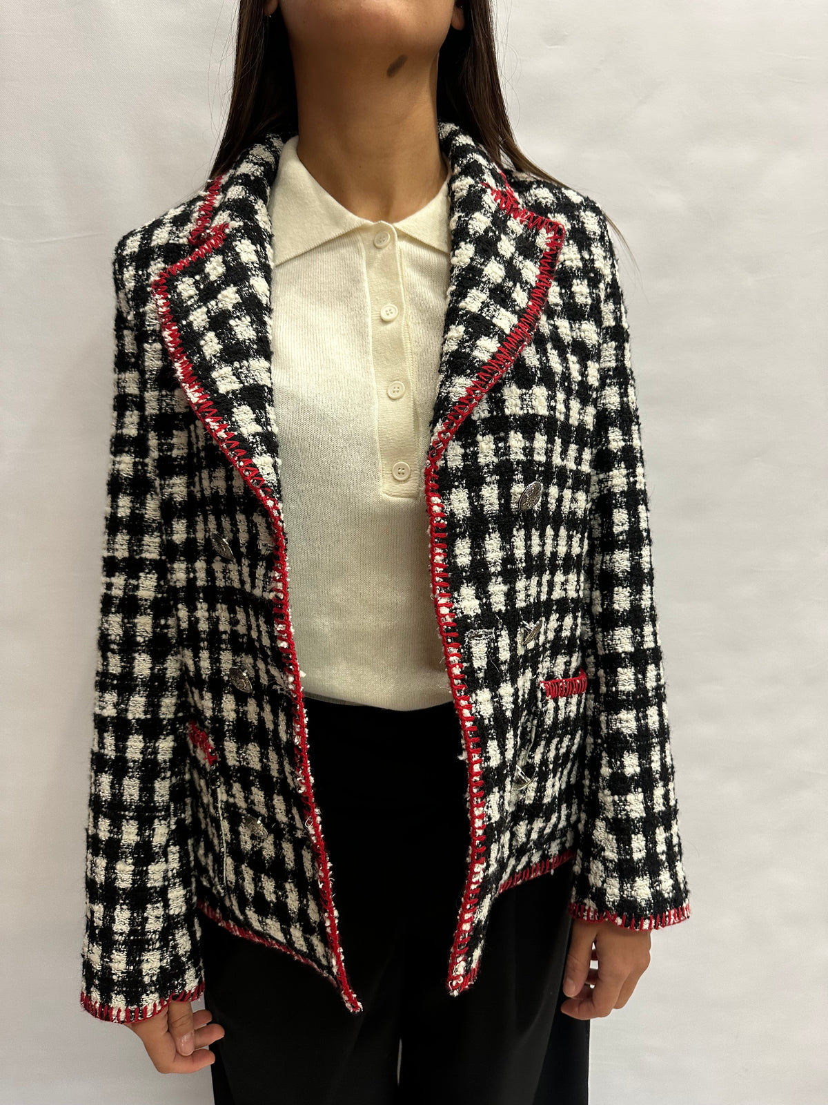 Giacca TENSIONE IN doppiopetto Bianco/Nera con bottoni color Argento e profili rossi - COD: J426