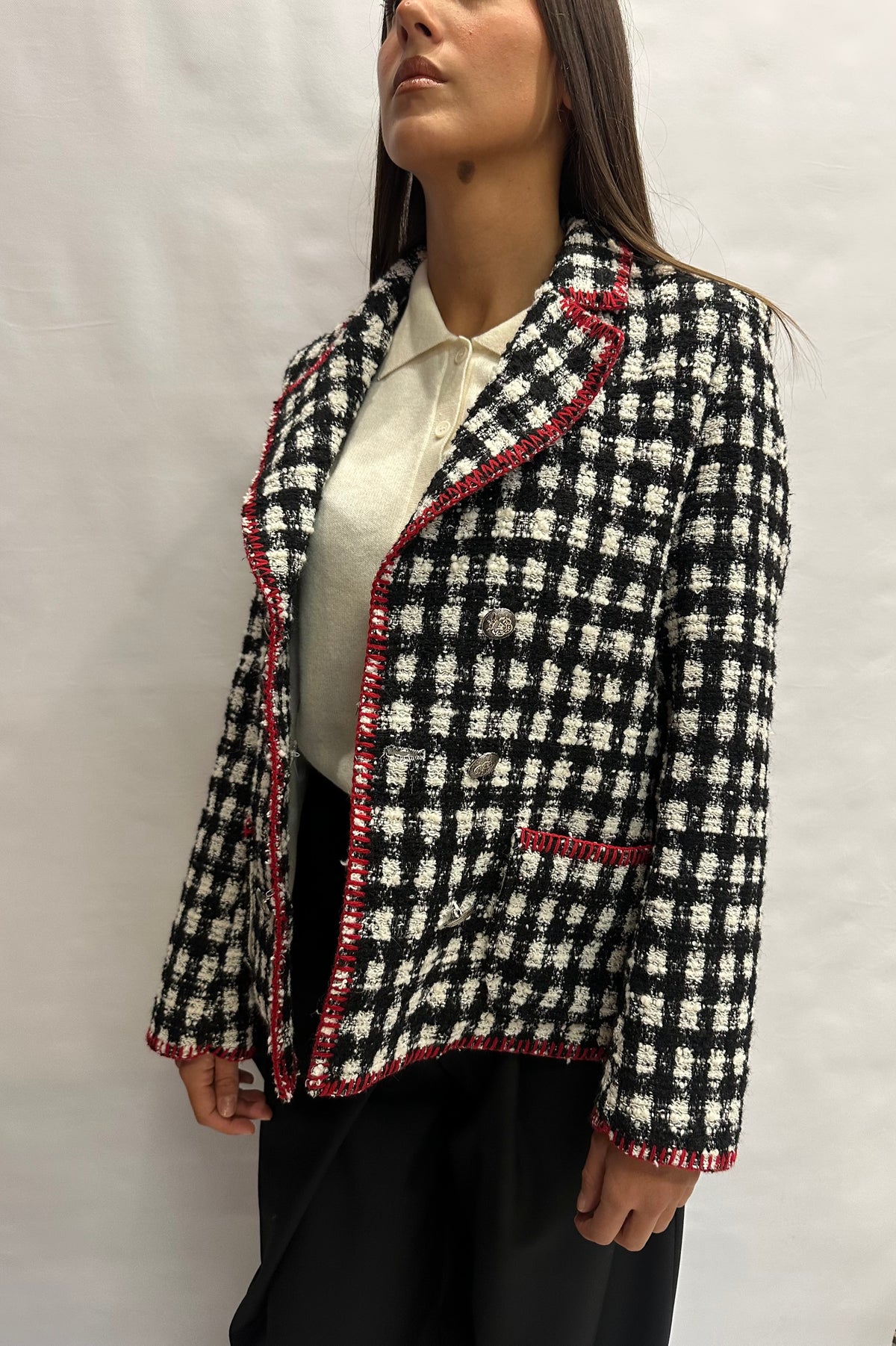 Giacca TENSIONE IN doppiopetto Bianco/Nera con bottoni color Argento e profili rossi - COD: J426