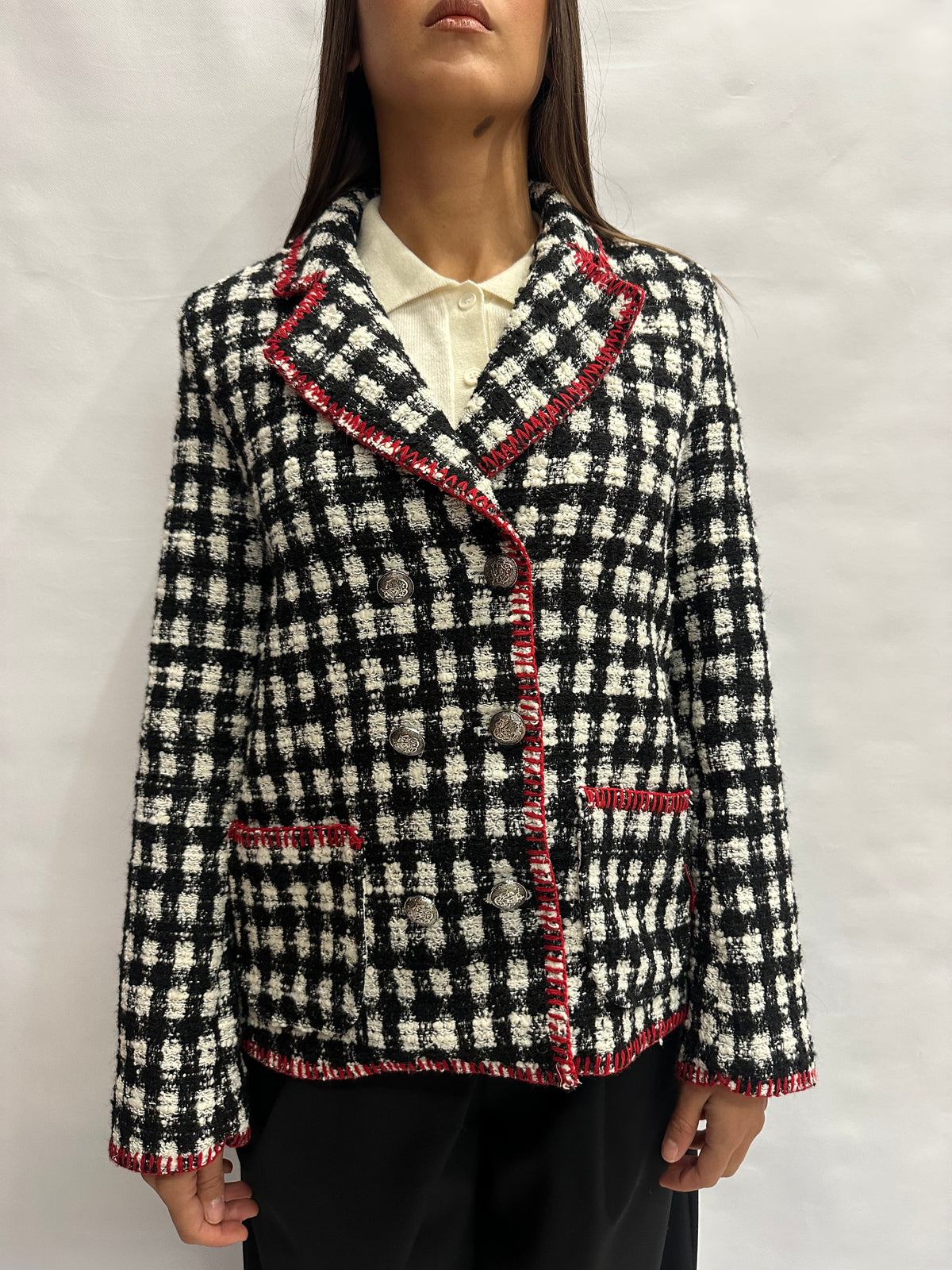 Giacca TENSIONE IN doppiopetto Bianco/Nera con bottoni color Argento e profili rossi - COD: J426