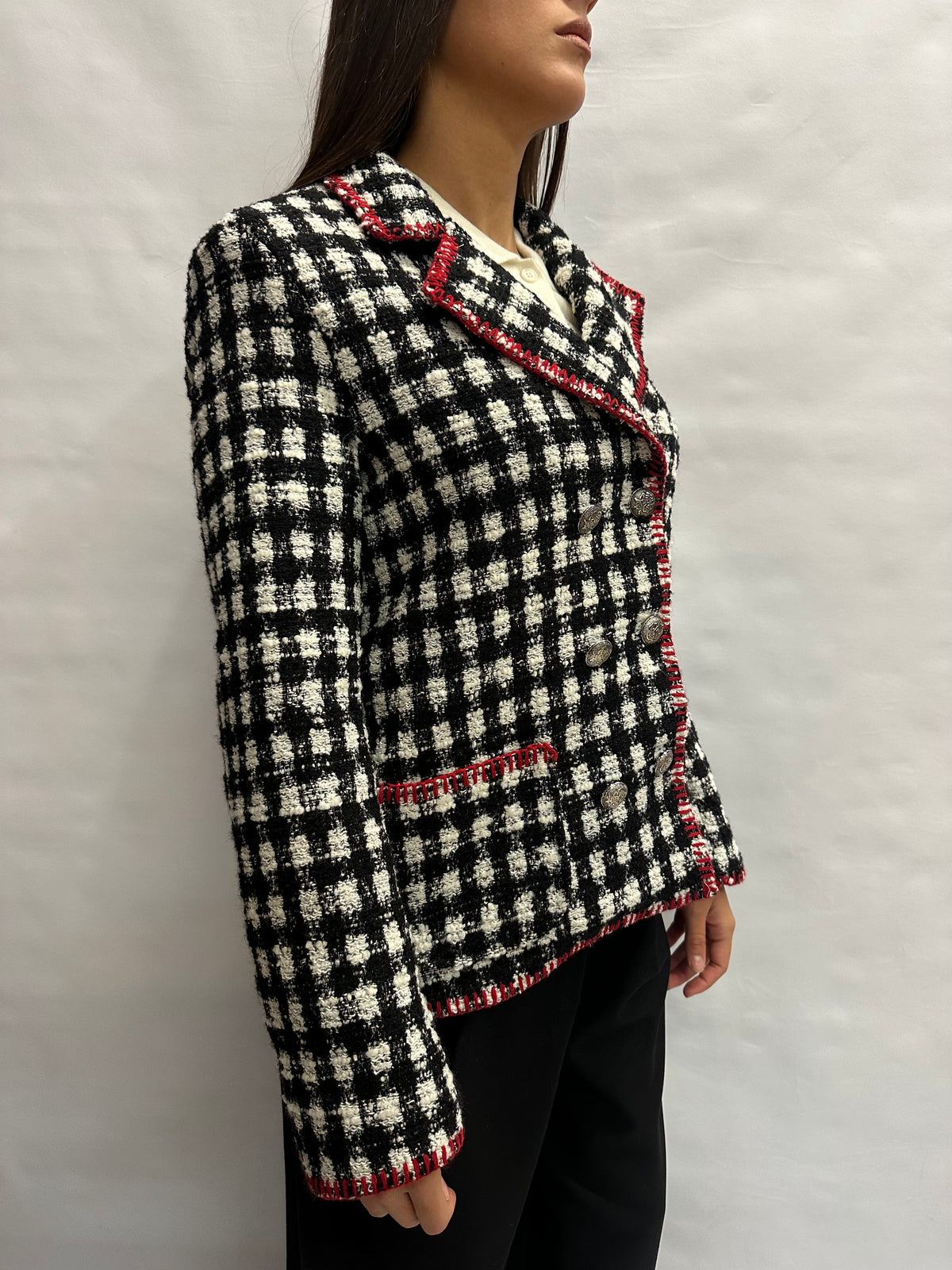 Giacca TENSIONE IN doppiopetto Bianco/Nera con bottoni color Argento e profili rossi - COD: J426