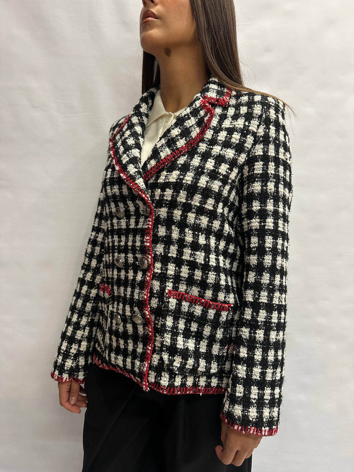 Giacca TENSIONE IN doppiopetto Bianco/Nera con bottoni color Argento e profili rossi - COD: J426