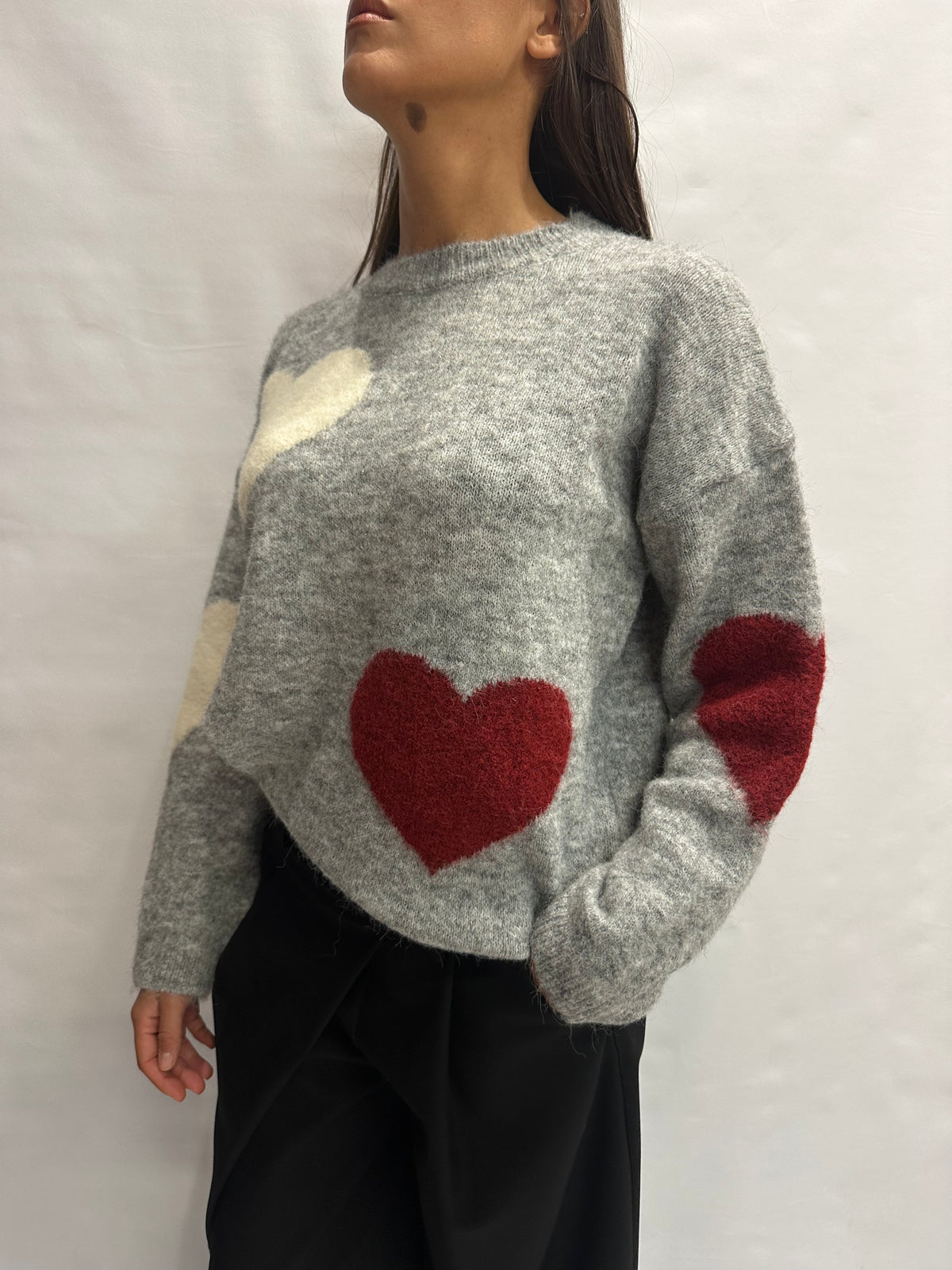 Maglione BLUEJOINT regular con cuori variante Grigia, COD: M94095
