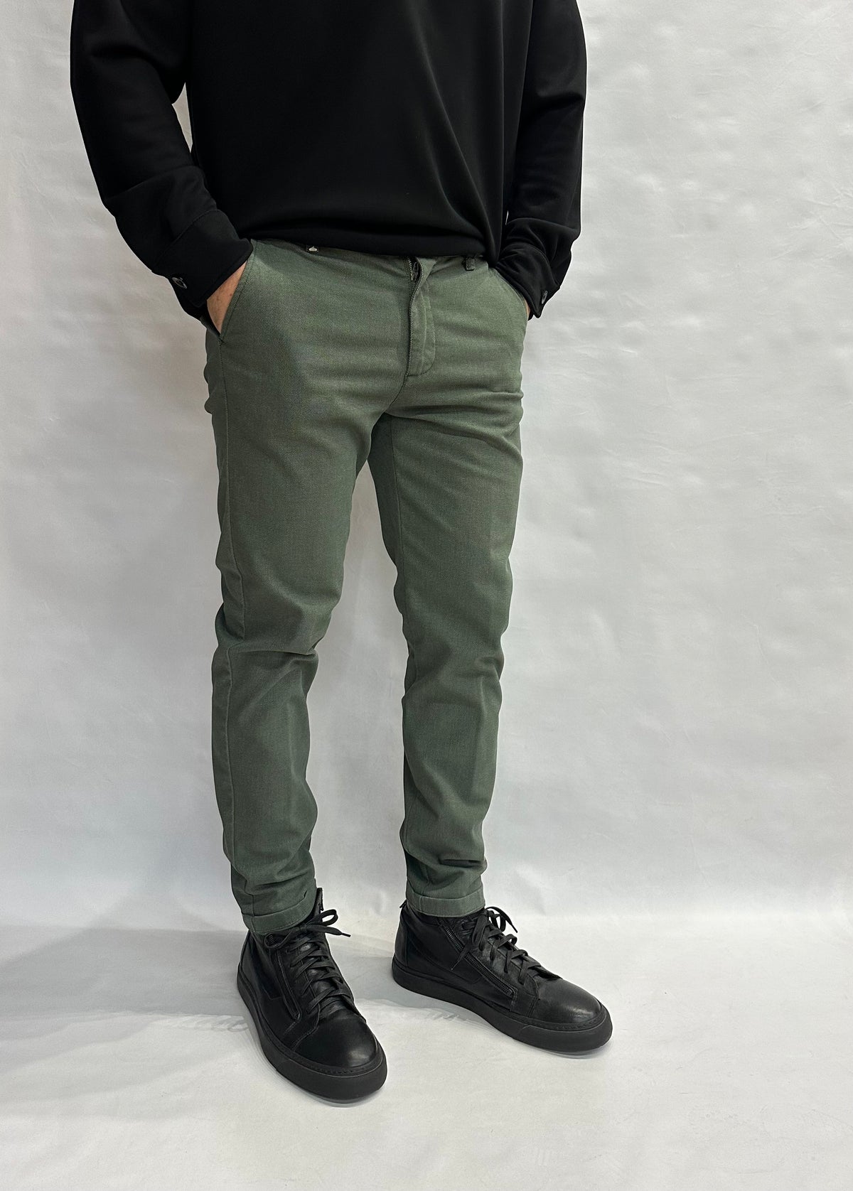 Pantalone BERNA modello chino in tessuto operato - COD: 252150369
