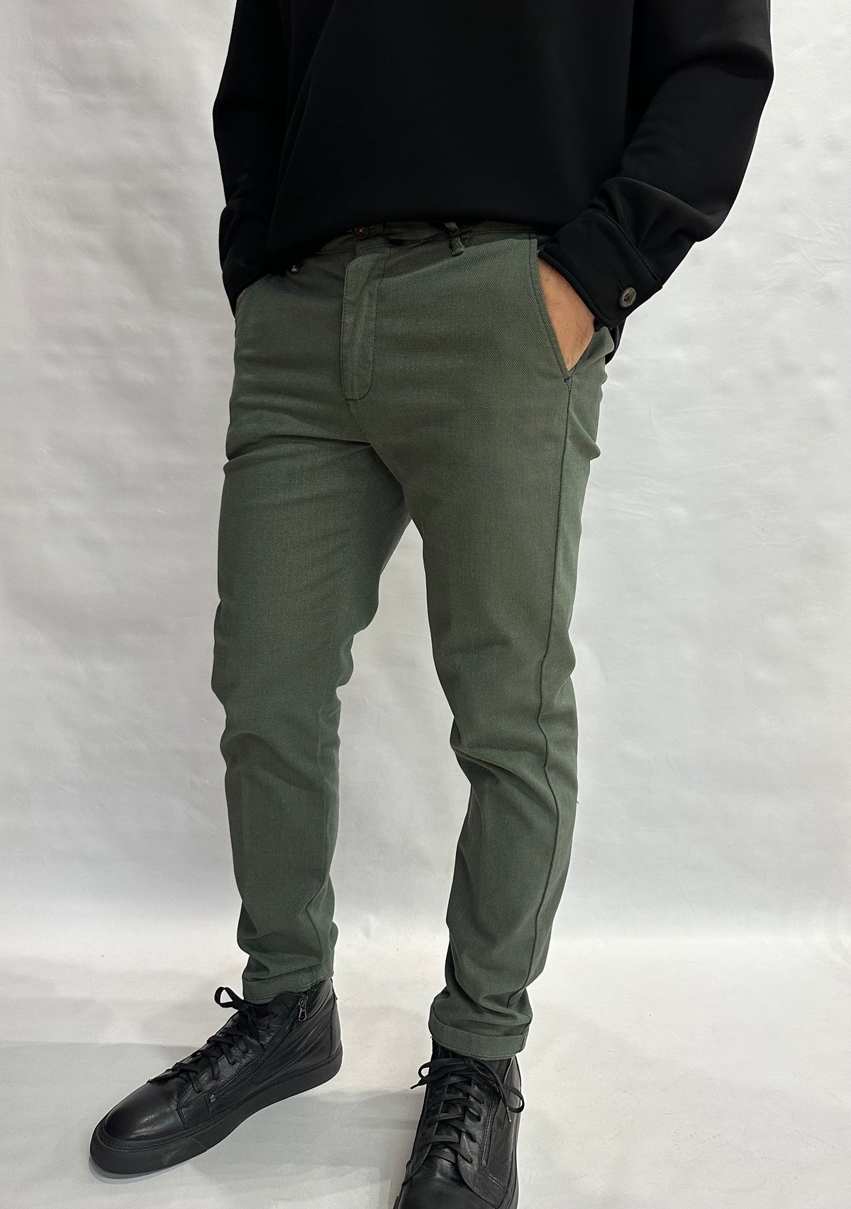 Pantalone BERNA modello chino in tessuto operato - COD: 252150369
