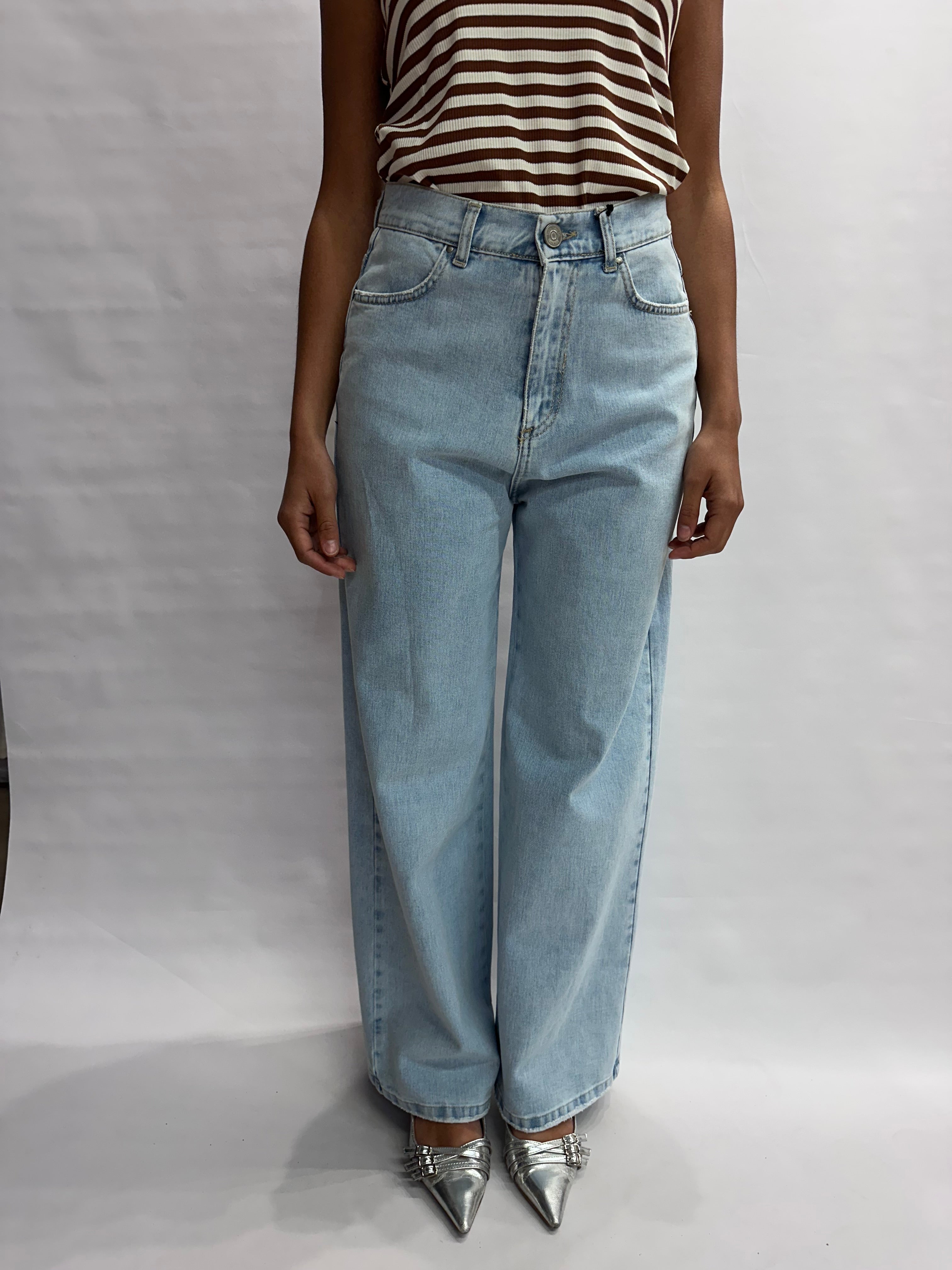 Jeans TENSIONE IN modello "LOOSE" gamba ampia e fondo largo, tasca in ecopelle scamosciata - COD: SLOUCHY