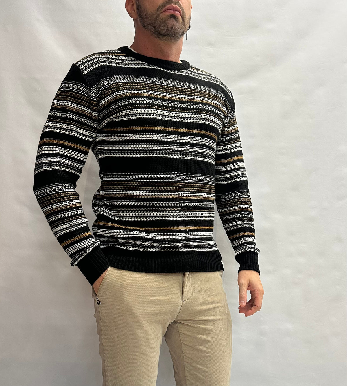 Maglione BL11 girocollo a righe irregolari con lavorazioni, Cod: 2463780001