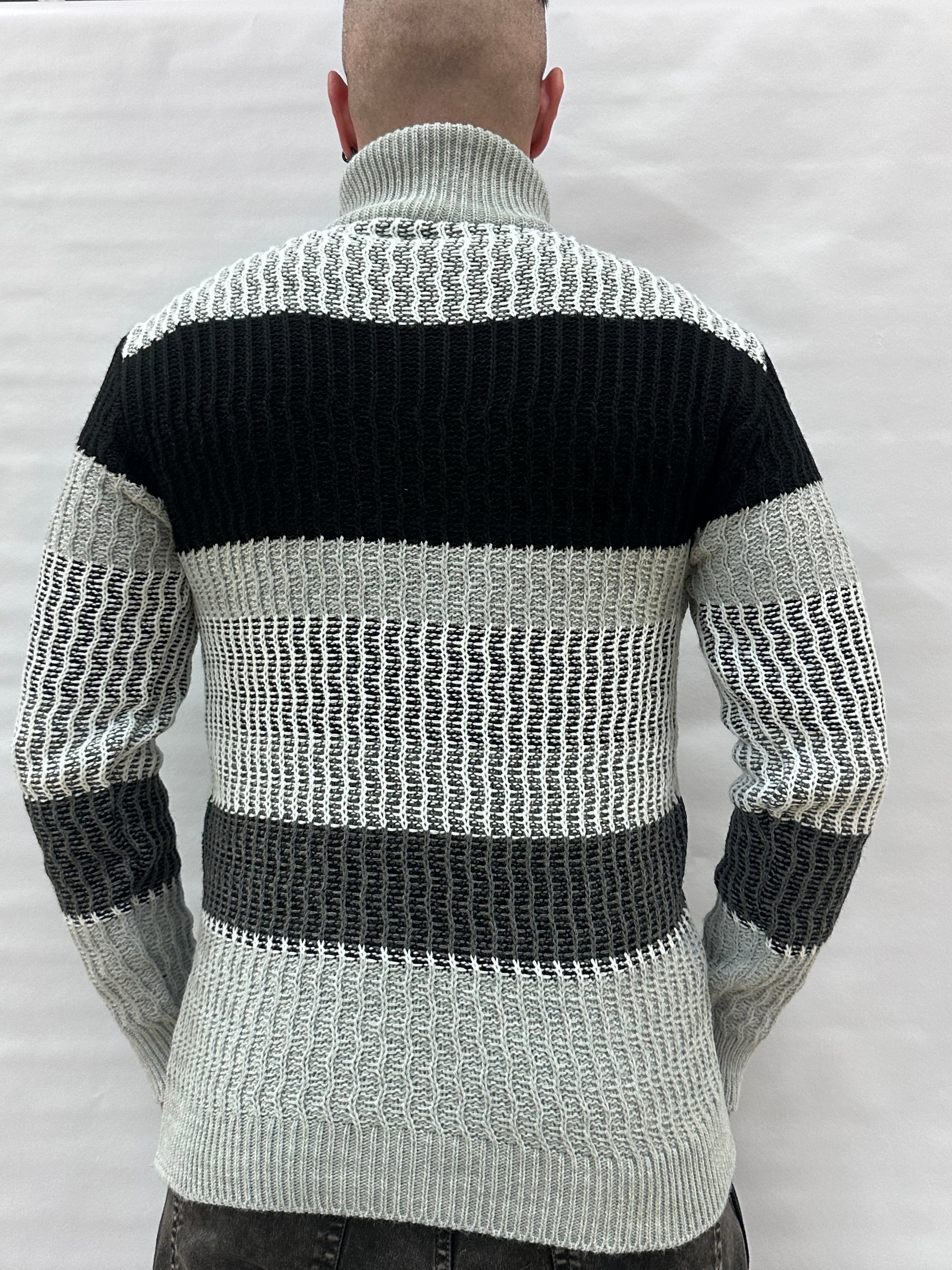 Dolcevita IMPERIAL a righe irregolari Bianche e Nere su fondo Grigio , Cod: M81411171