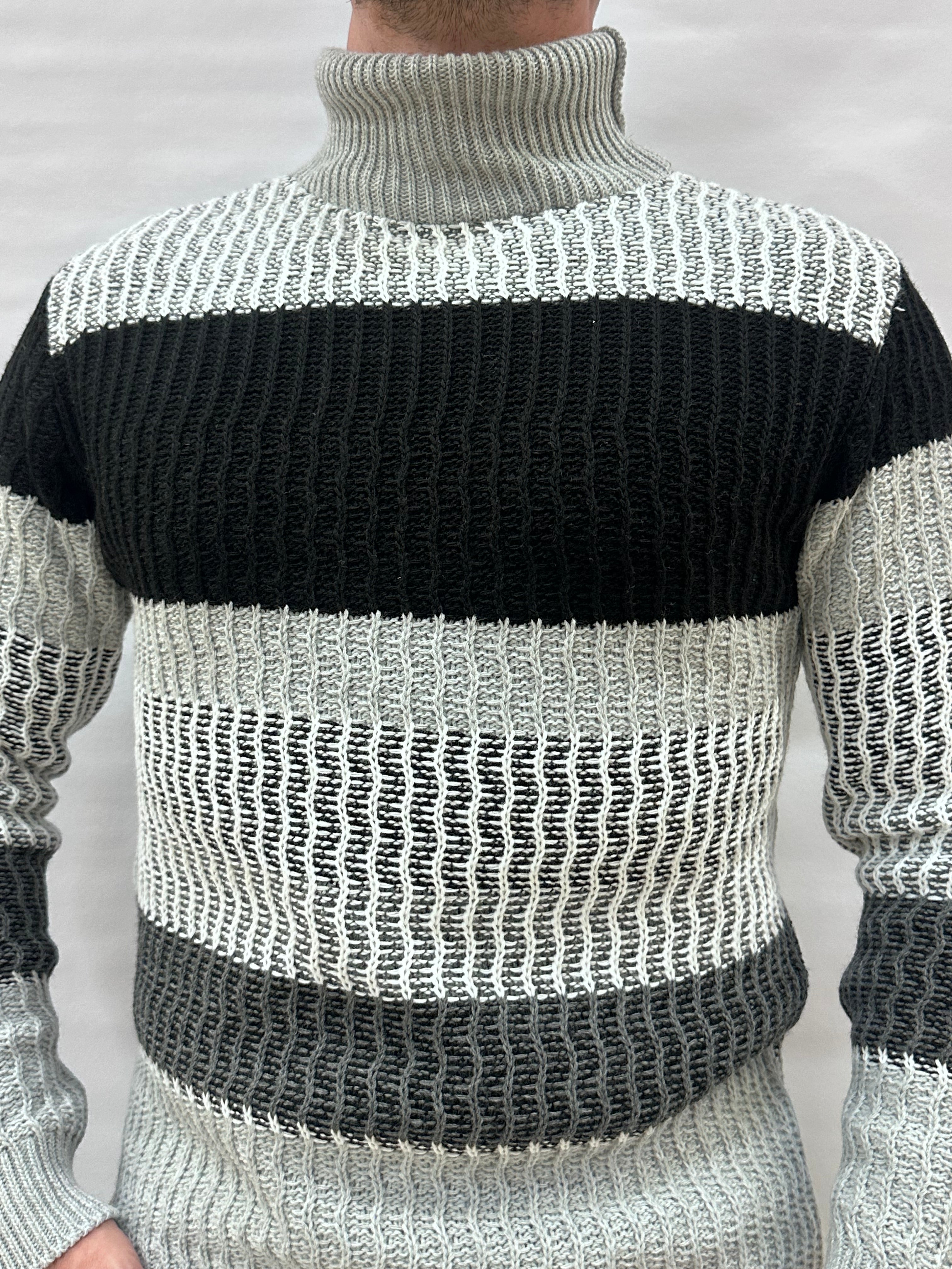 Dolcevita IMPERIAL a righe irregolari Bianche e Nere su fondo Grigio , Cod: M81411171