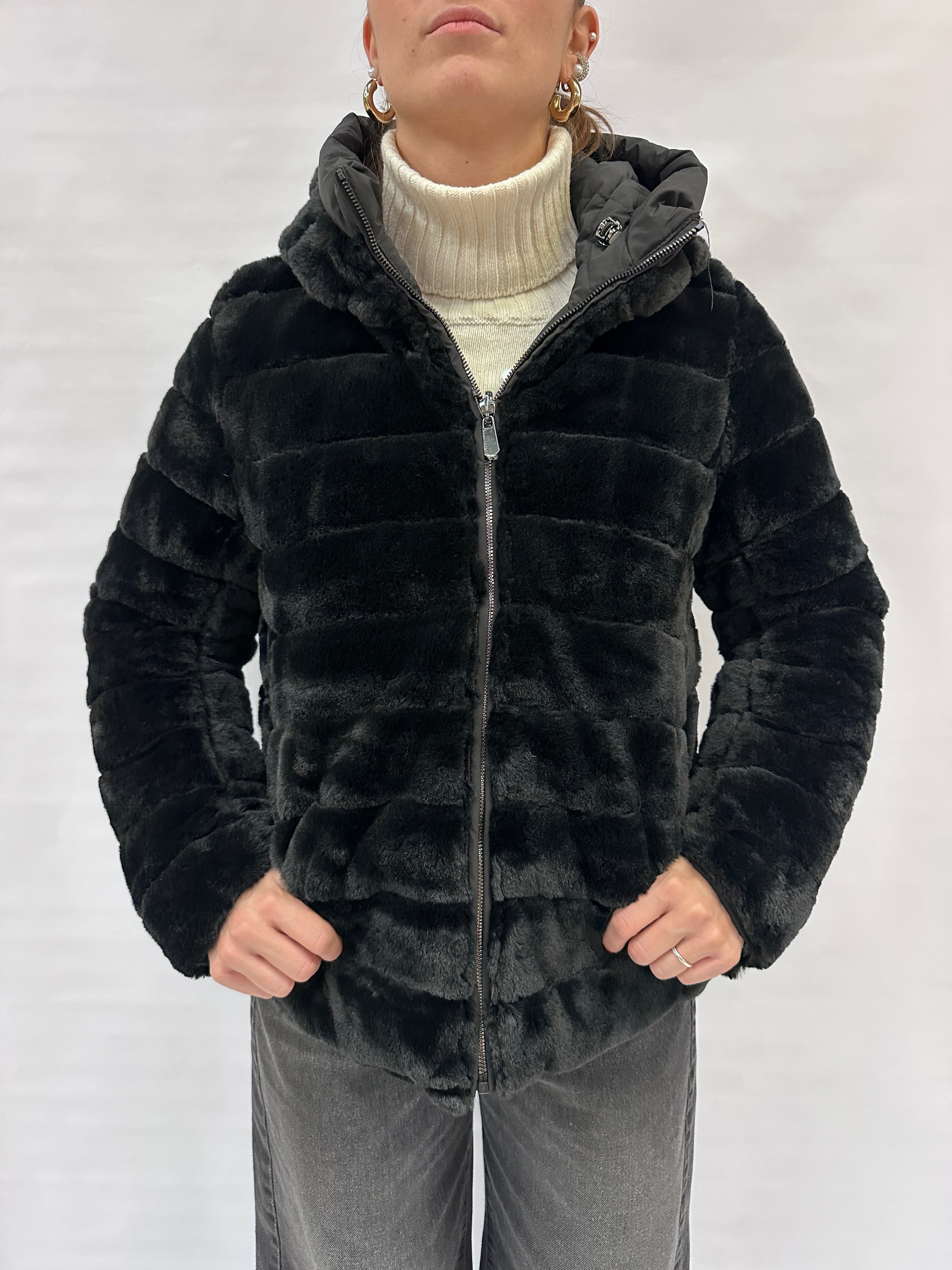 Pelliccia ecologica corta COXI MODA reversibile a piumino trapuntato - COD: pellicciapiu