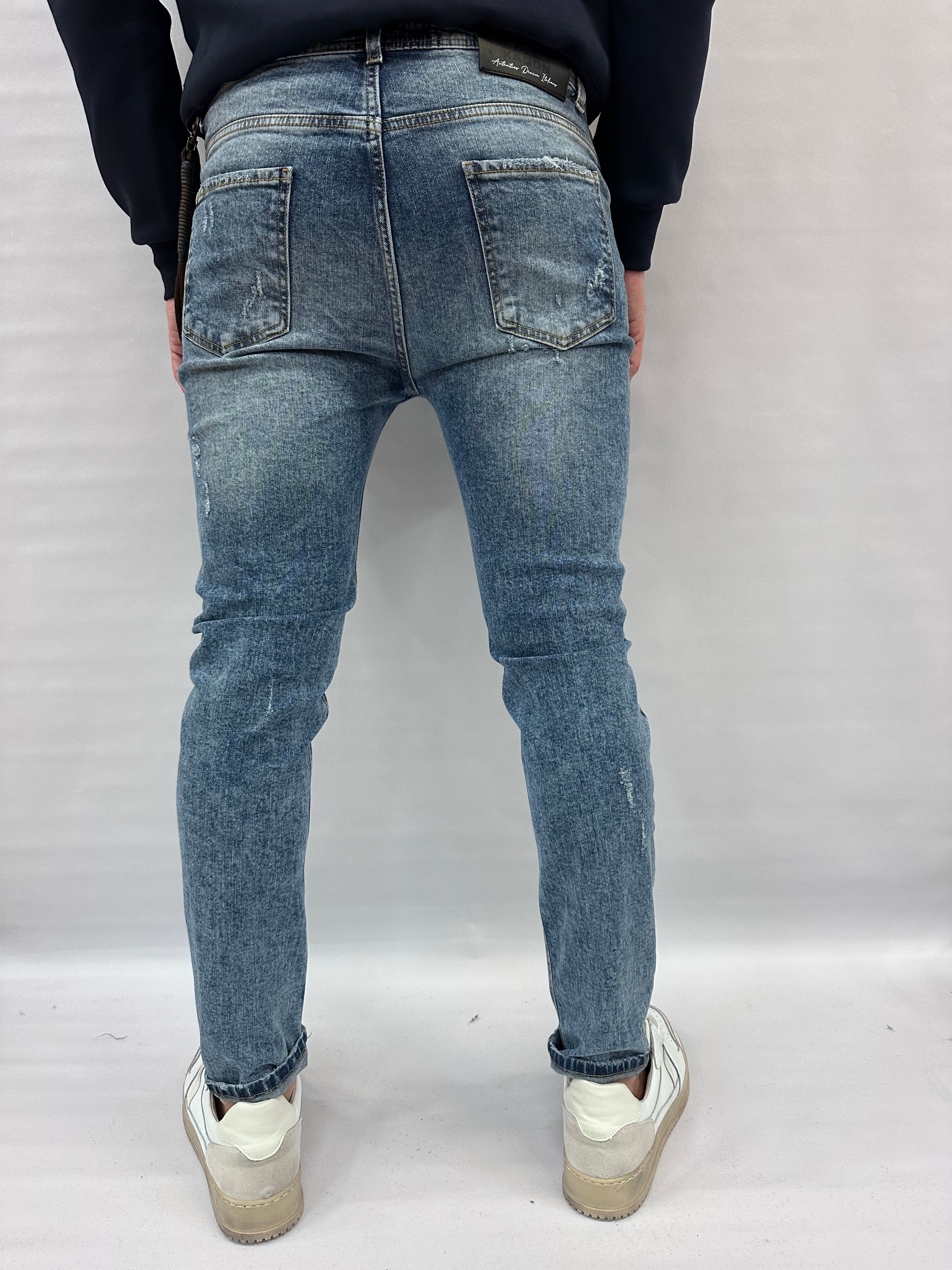 Jeans XAGON MAN slim, con strappi sulle ginocchia  - COD: UMR252