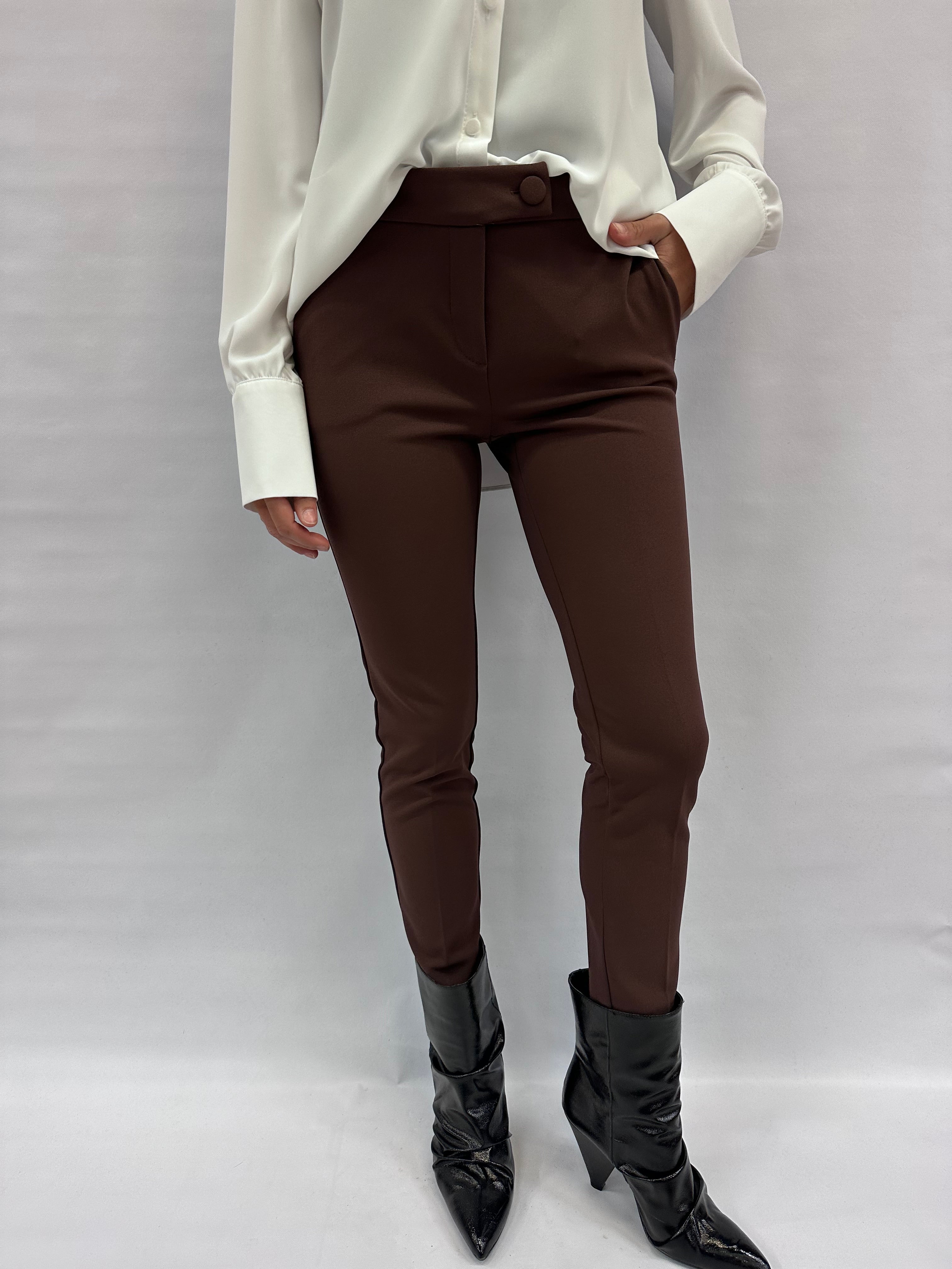 Pantalone RINASCIMENTO in crêpe slim fit disponibile anche con due giacche in coordinato COD: CFC0124919003