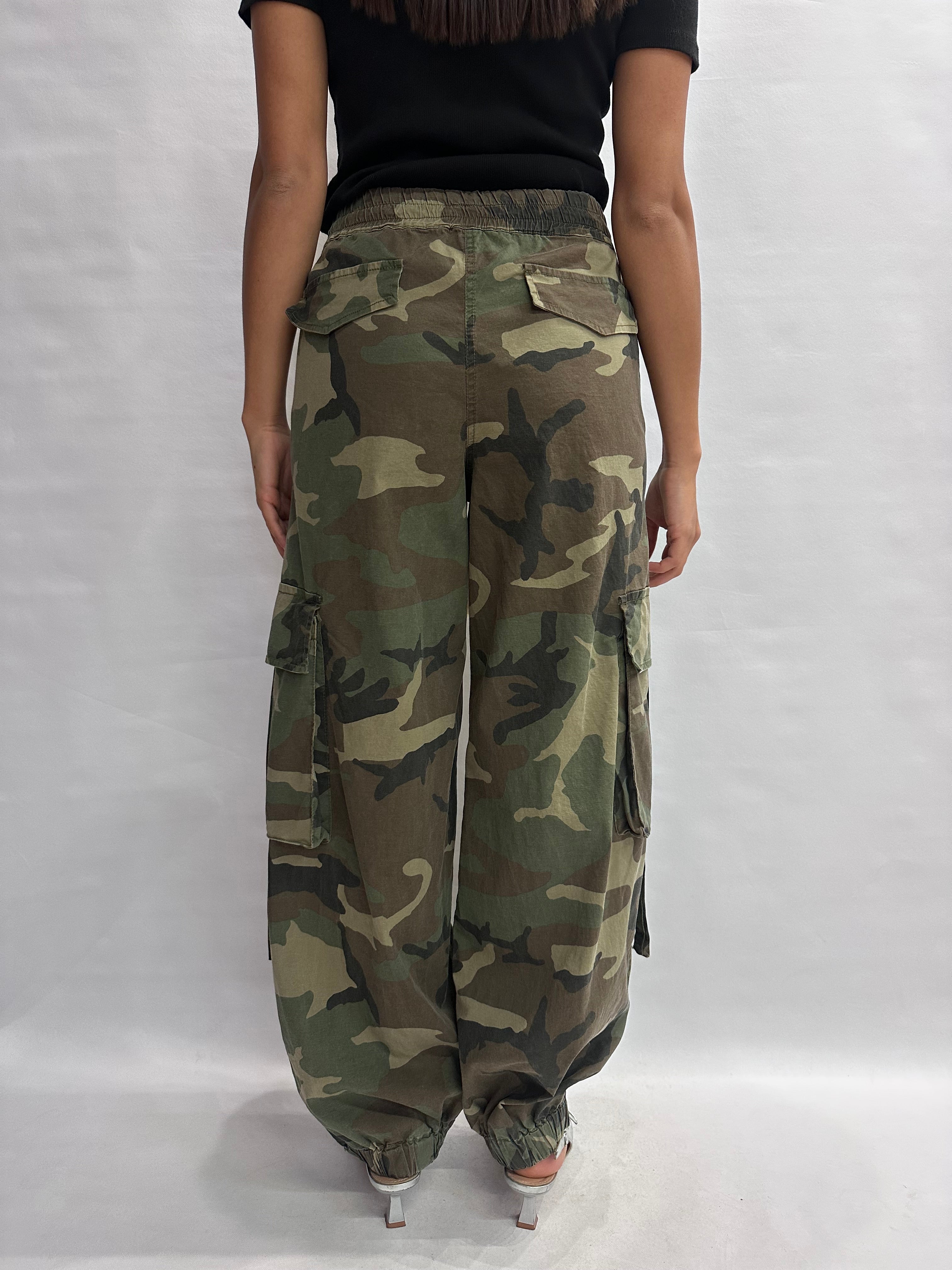 Pantalone TENSIONE IN modello "Balloon" cargo gamba ampia e fondo con elastico - COD: S26P510